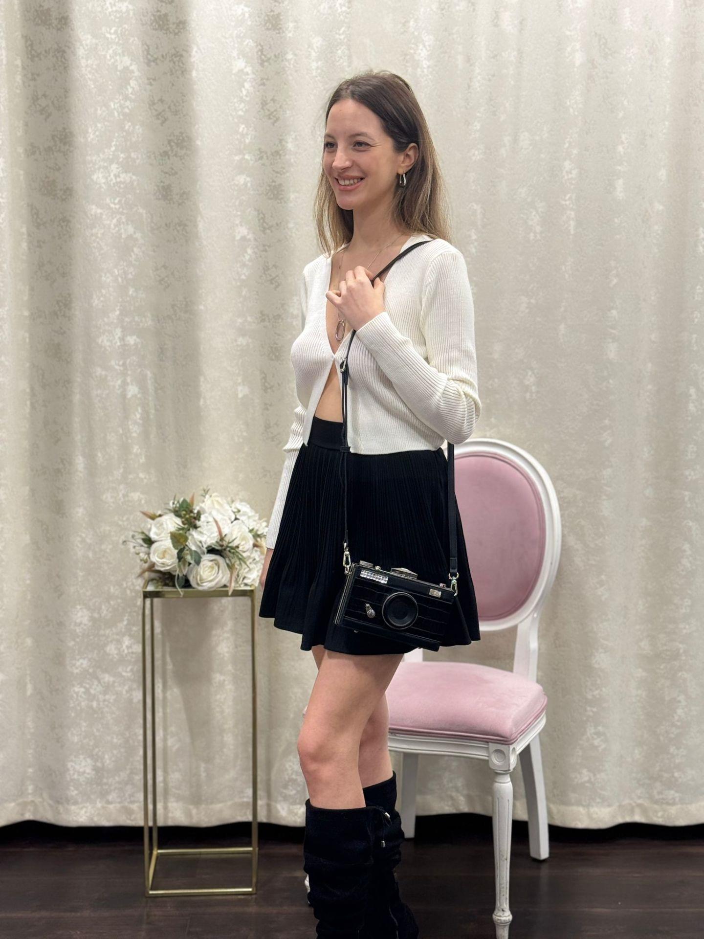 Siyah Renk Pileli Astar Şortlu Mini Etek