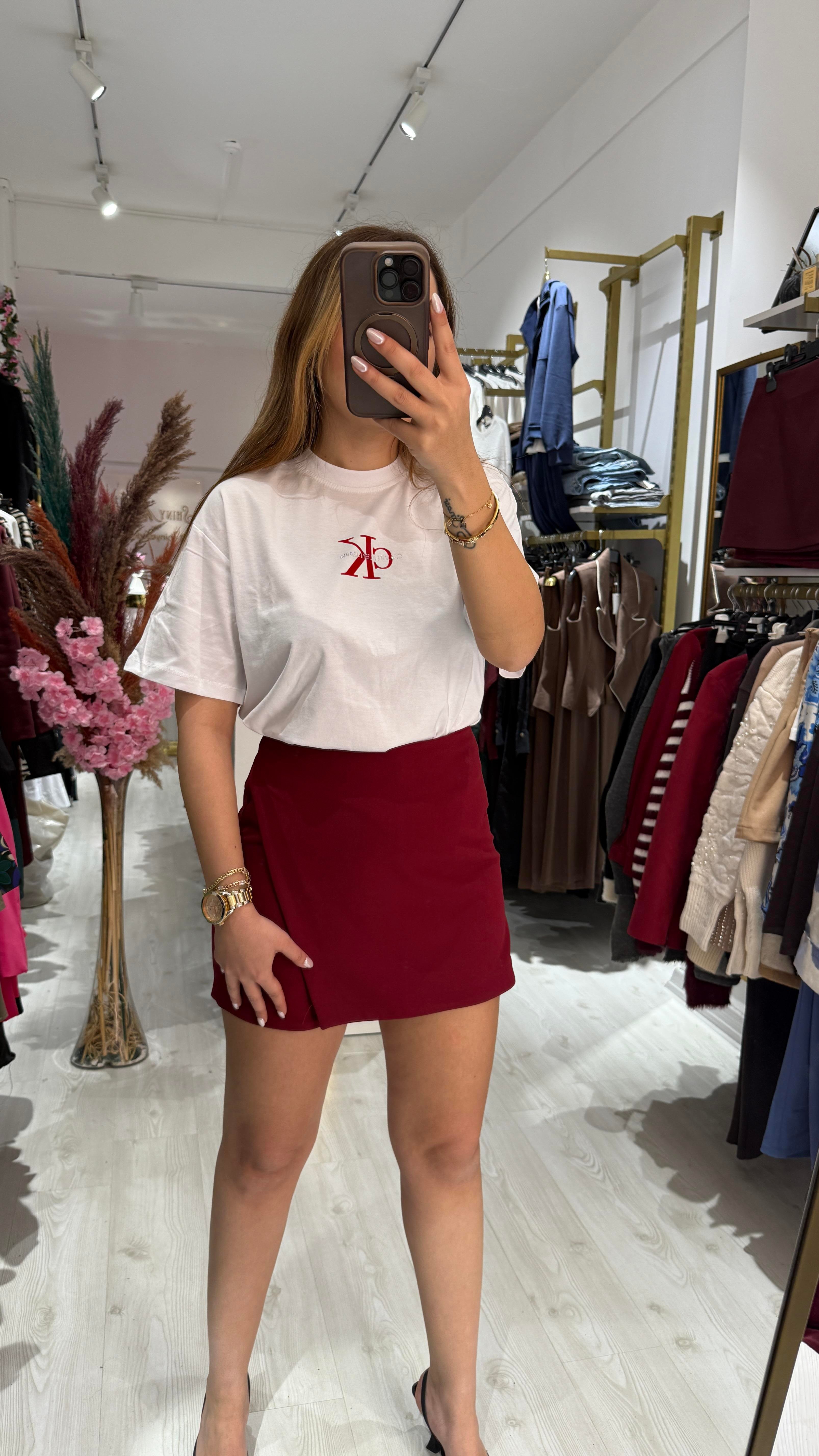 BEYAZ YARIM KOLLU TİŞÖRT