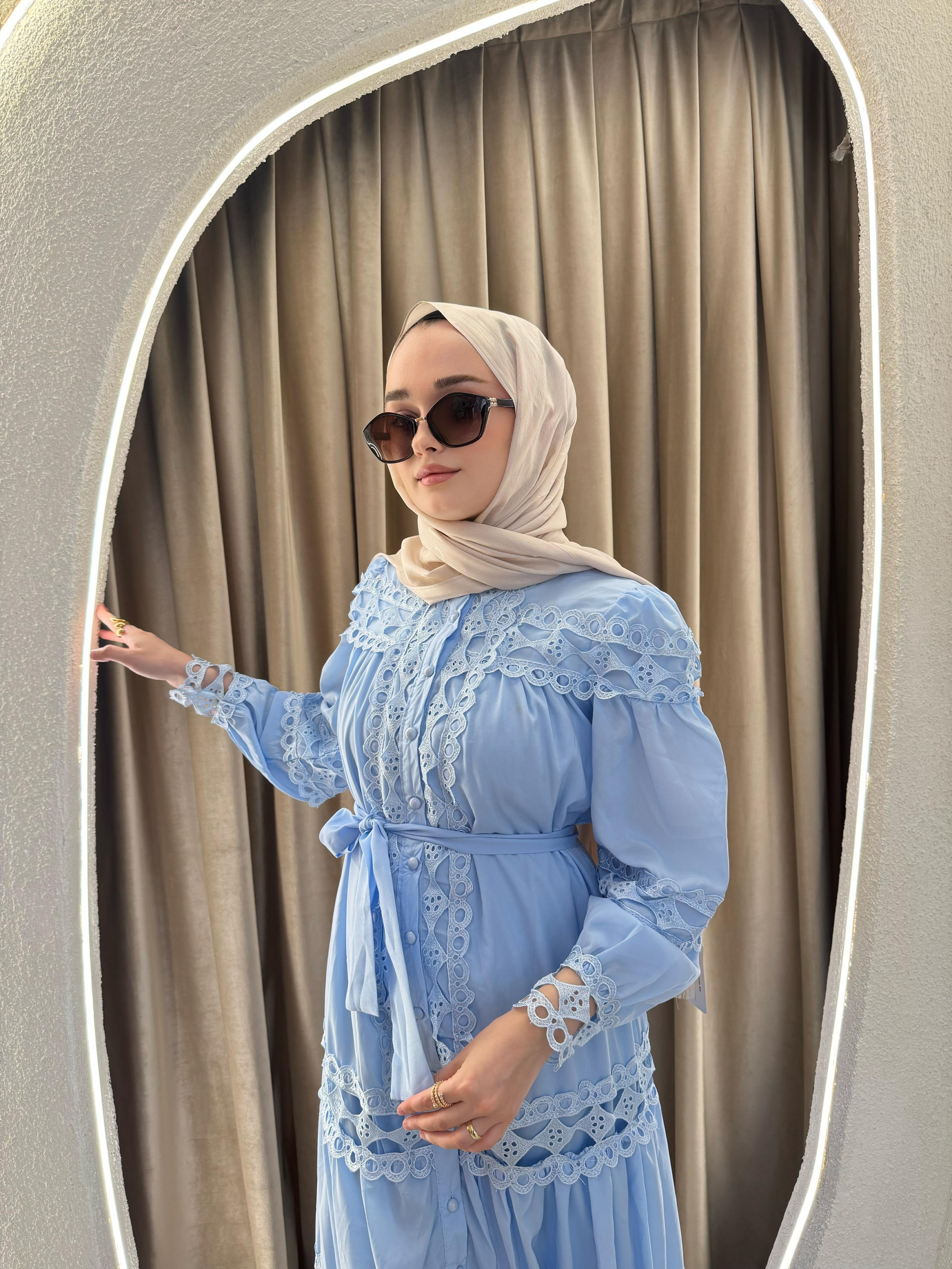 MAVİ DANTEL ELBİSE