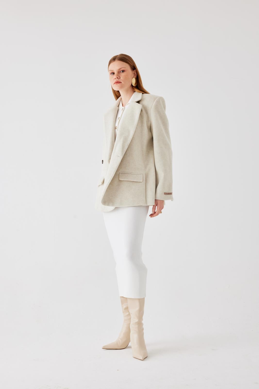 Yırtmaç Detaylı Bej Blazer