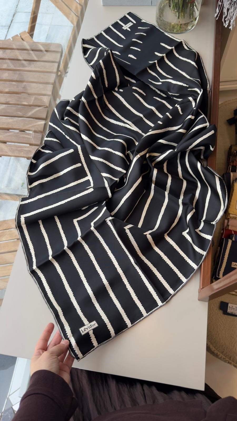 Levidor Tivil İpek Eşarp Siyah