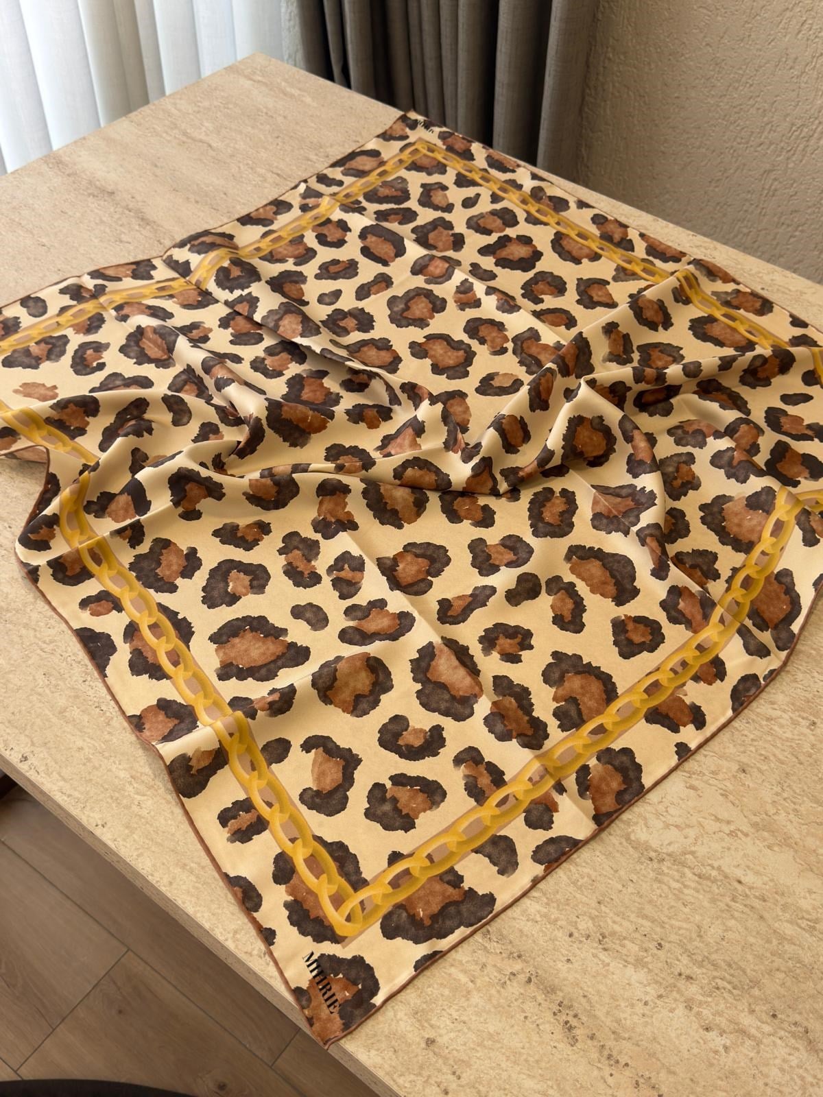 Mihrie Tivil İpek Eşarp Leo