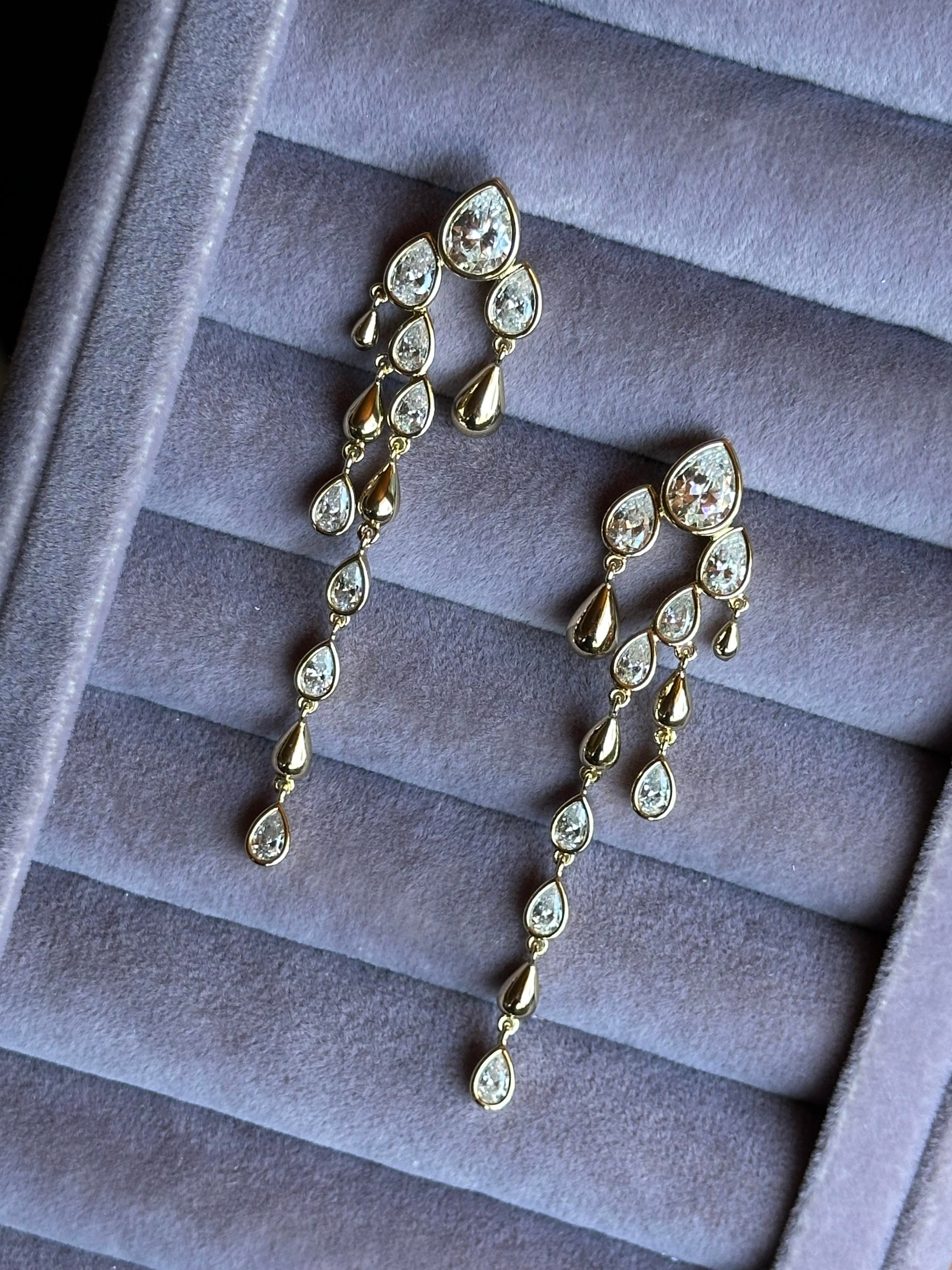 Damla Taş Sallantılı Model Xuping Küpe-Gold