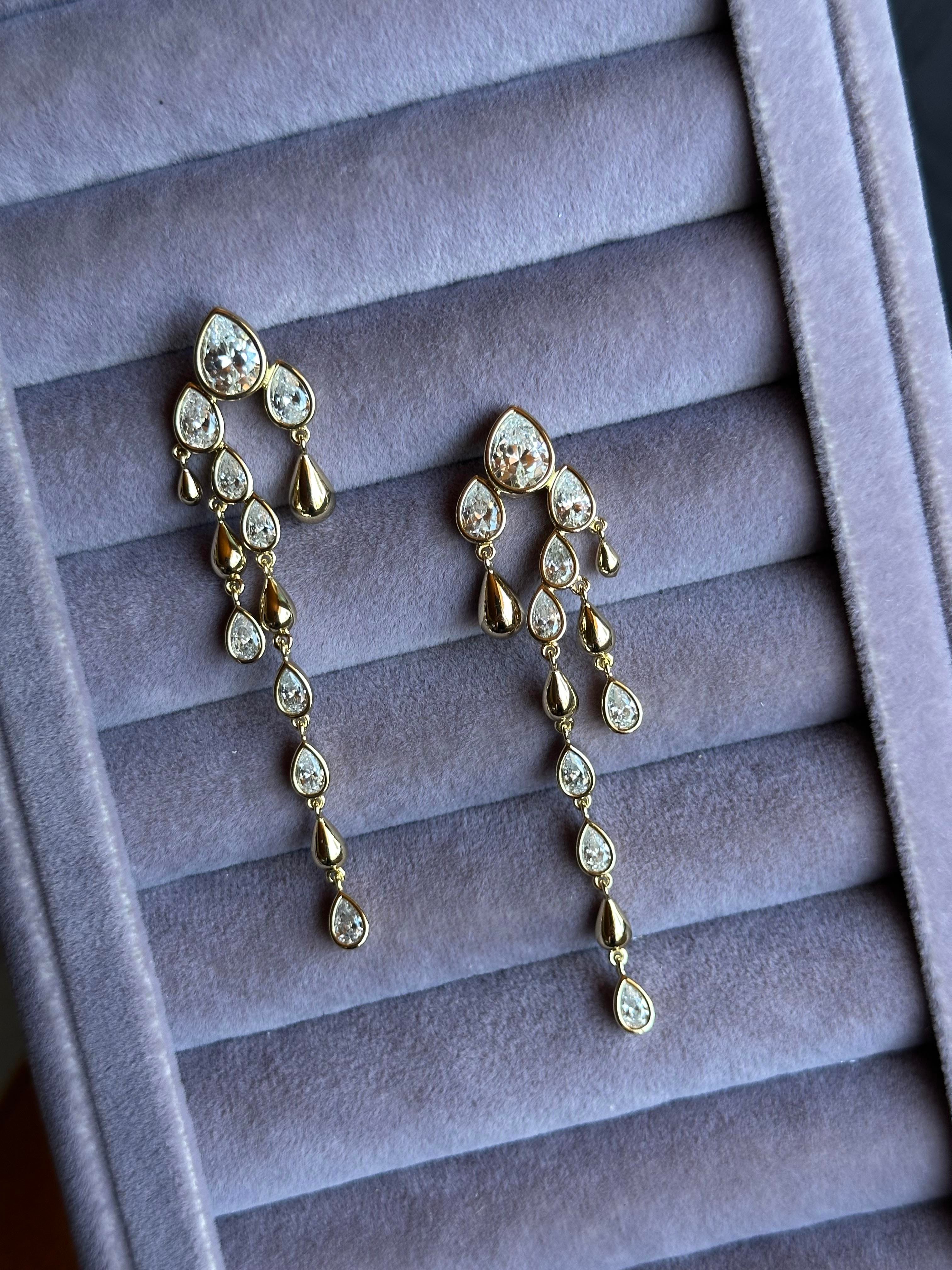 Damla Taş Sallantılı Model Xuping Küpe-Gold