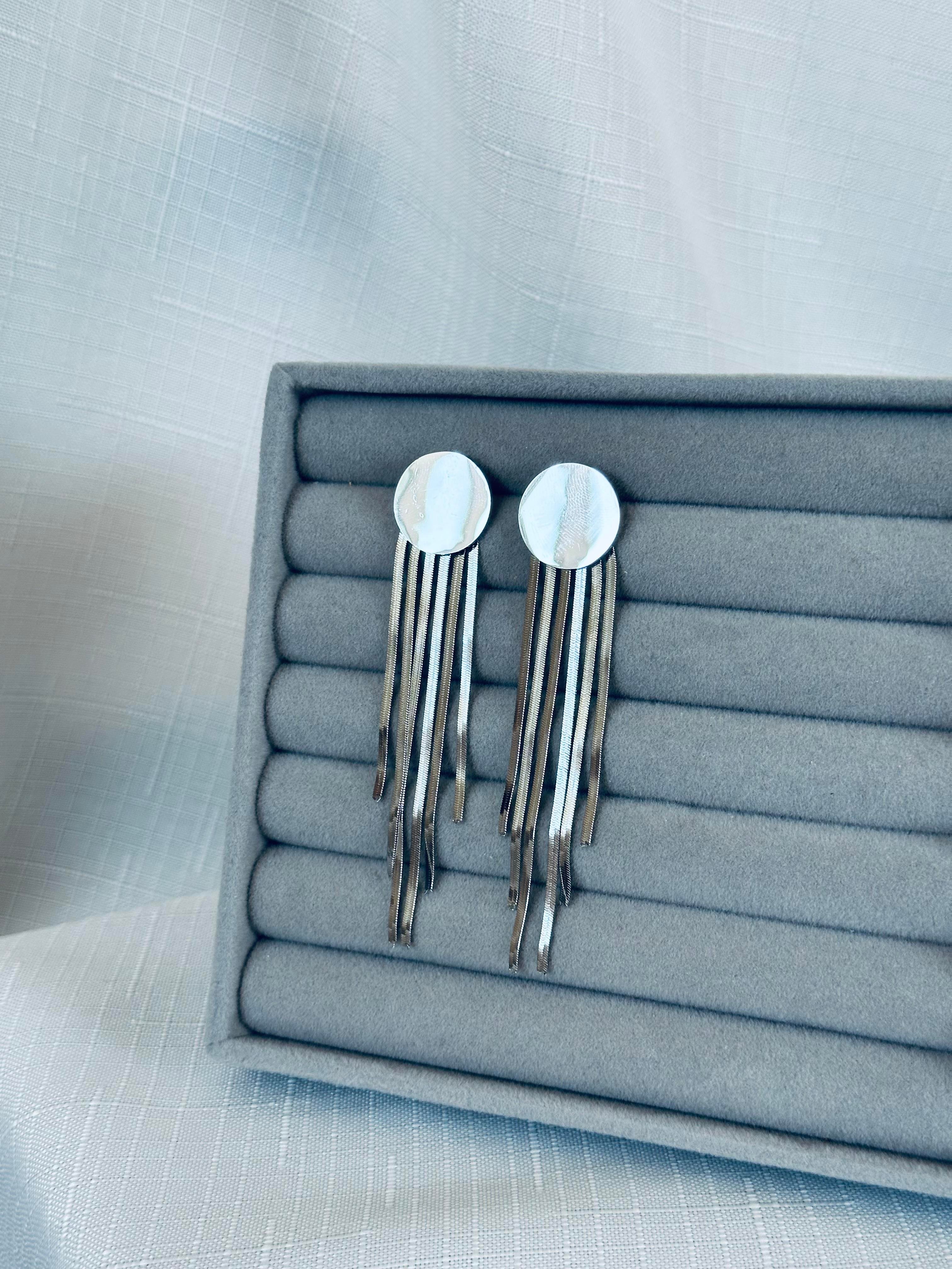 İtalyan Zincir Sallantılı Çelik Küpe Silver