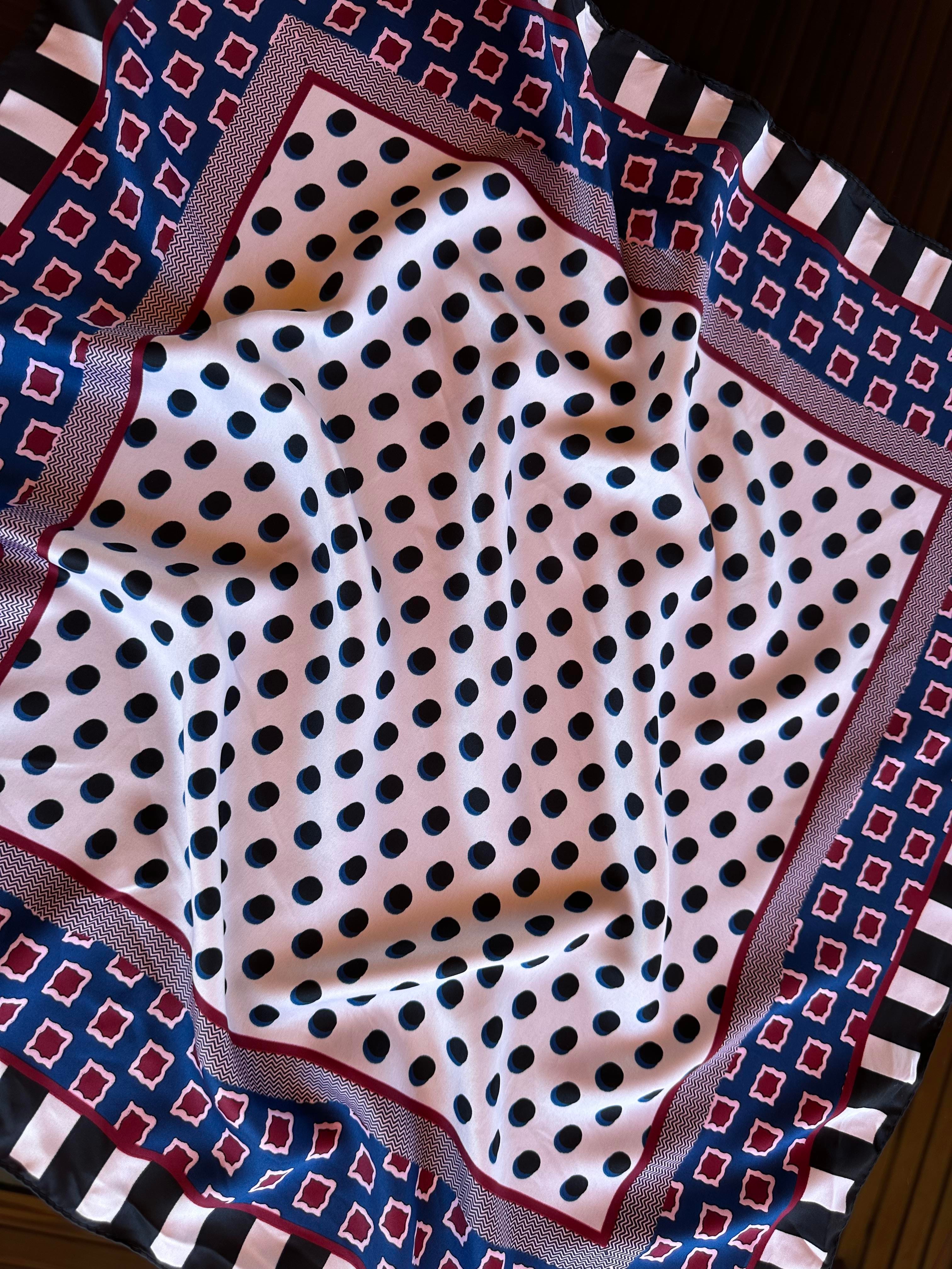 Puantiyeli Geometrik Desen Saten Fular