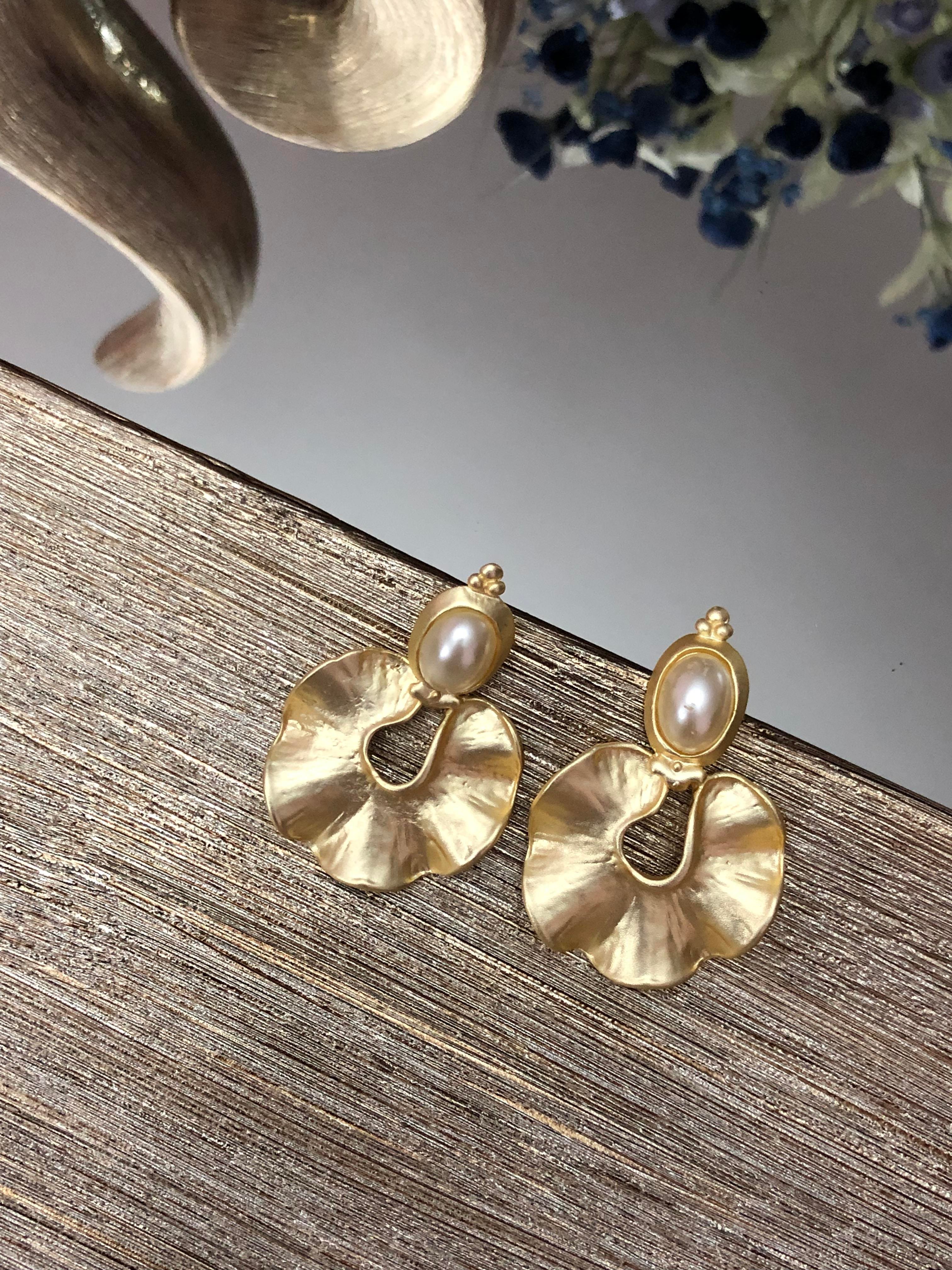 Suni İncili Metal Küpe