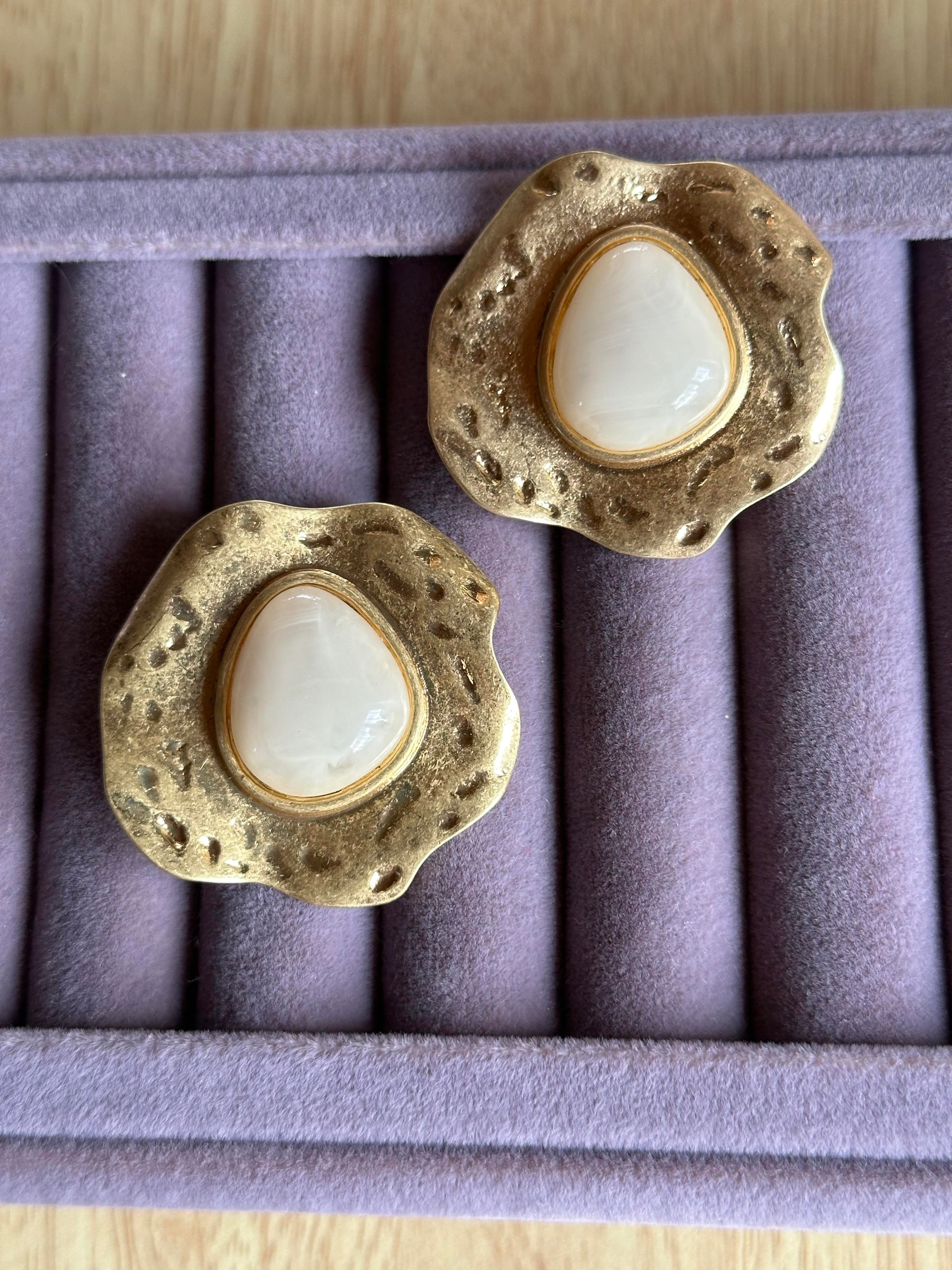 Taş Görünüm Marka Model Gold & Ekru Vintage Küpe