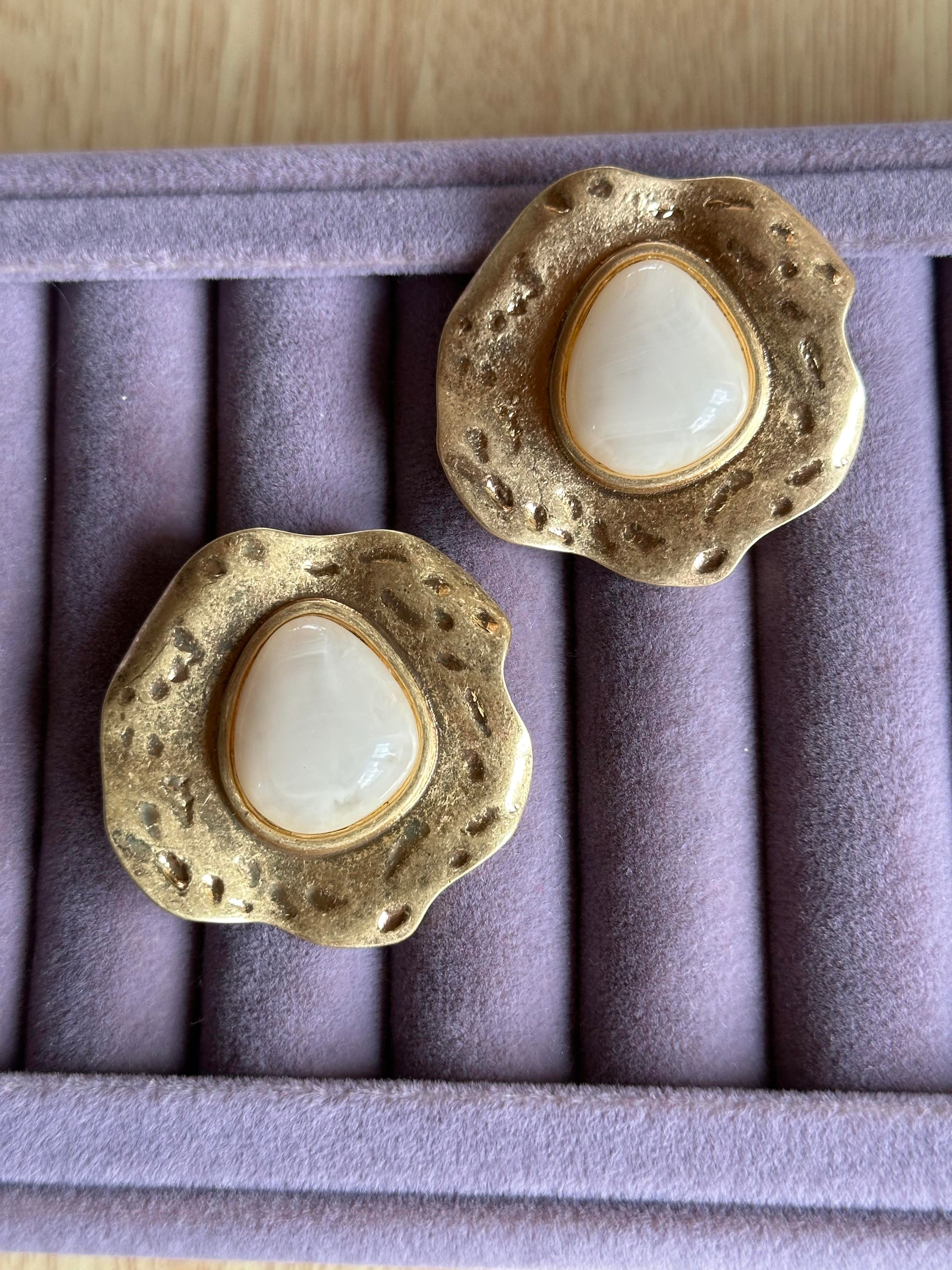 Taş Görünüm Marka Model Gold & Ekru Vintage Küpe