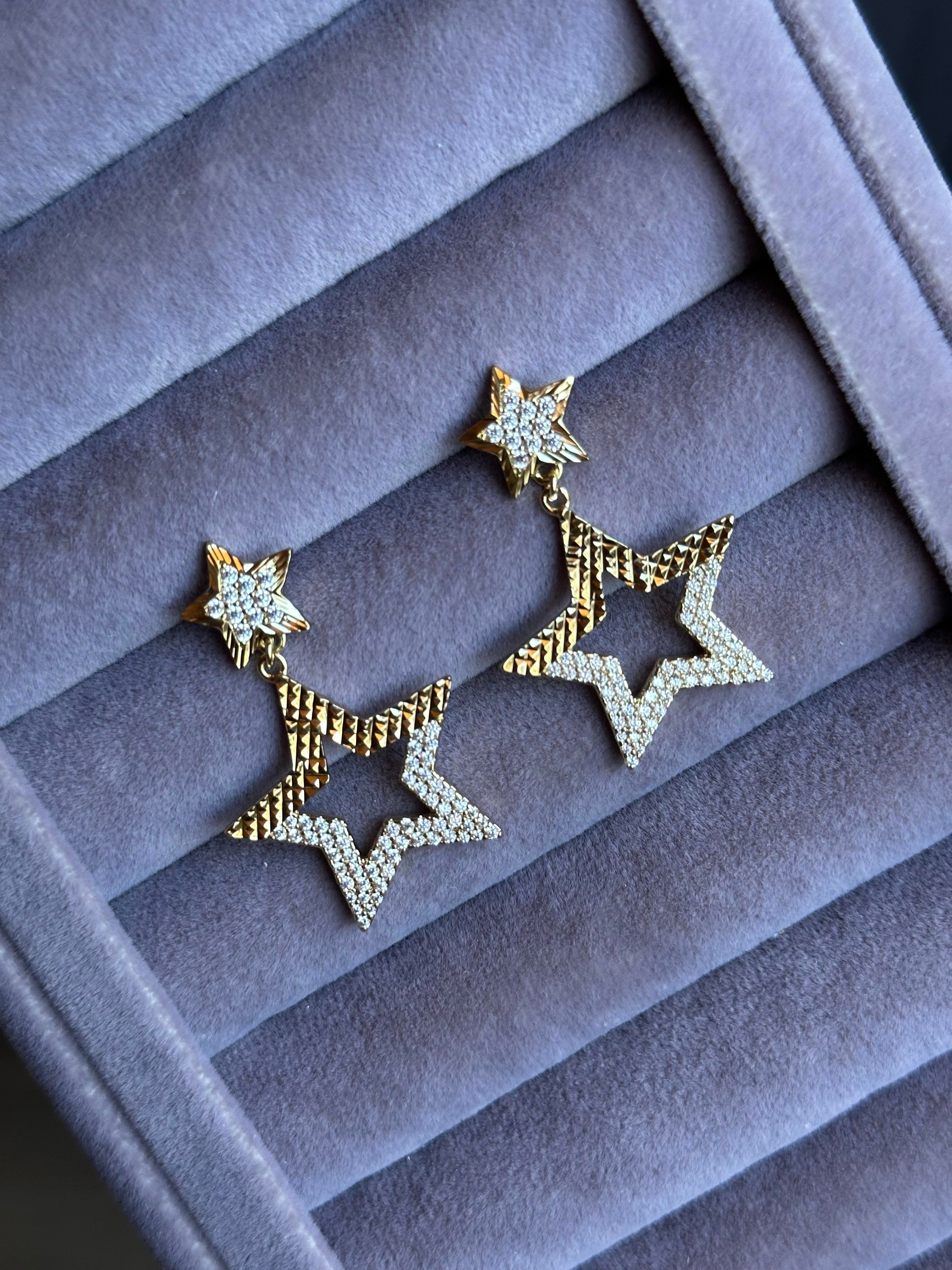 Zirkon Taş İşlemeli Yıldız Model Xuping Küpe-Gold