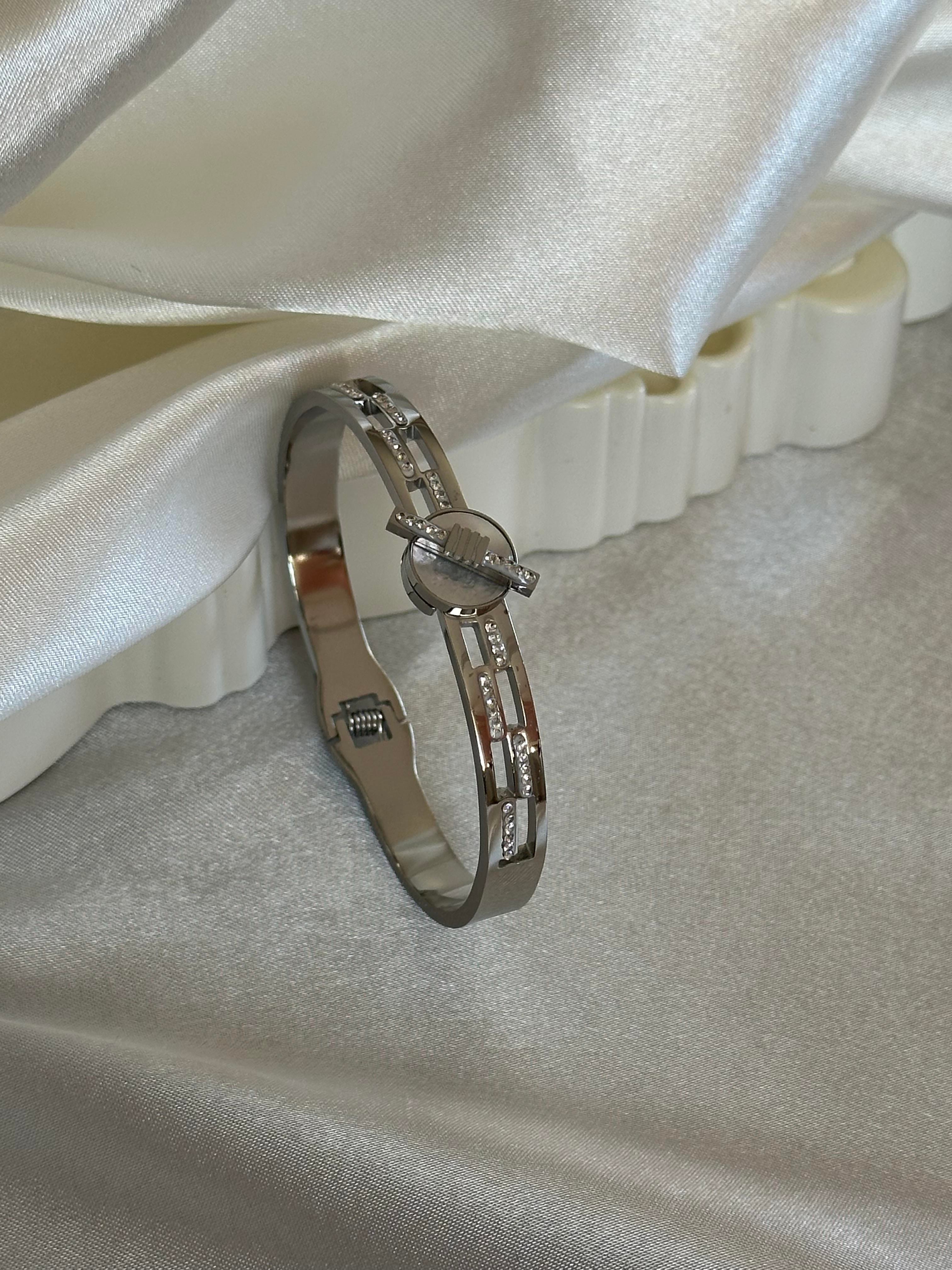 Zirkon Taşlı Sedef Mineli Model 316 Ayar Çelik Kelepçe Silver
