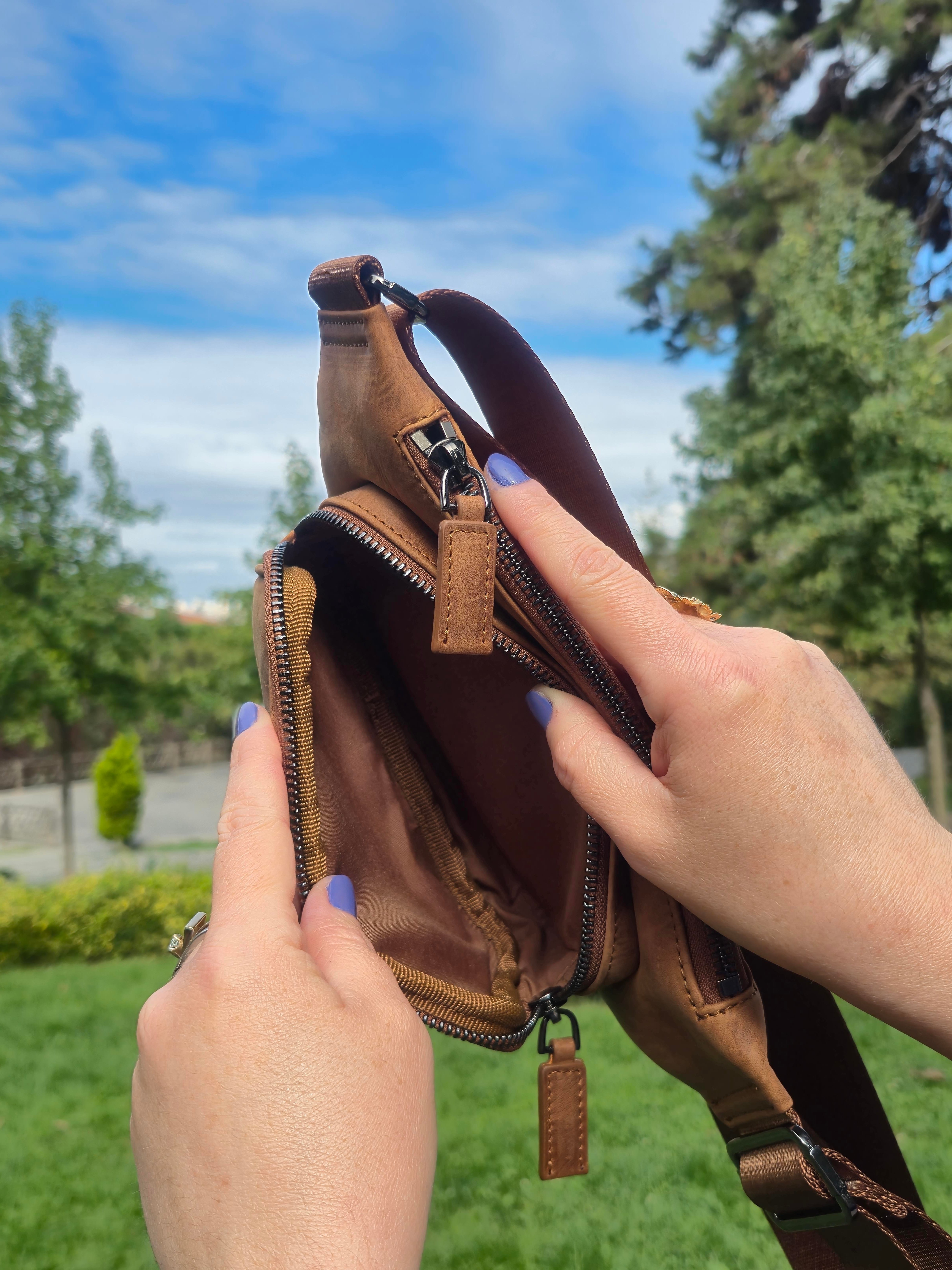 Hakiki Deri Çapraz Çanta – Fındık Crossbody Model 1213