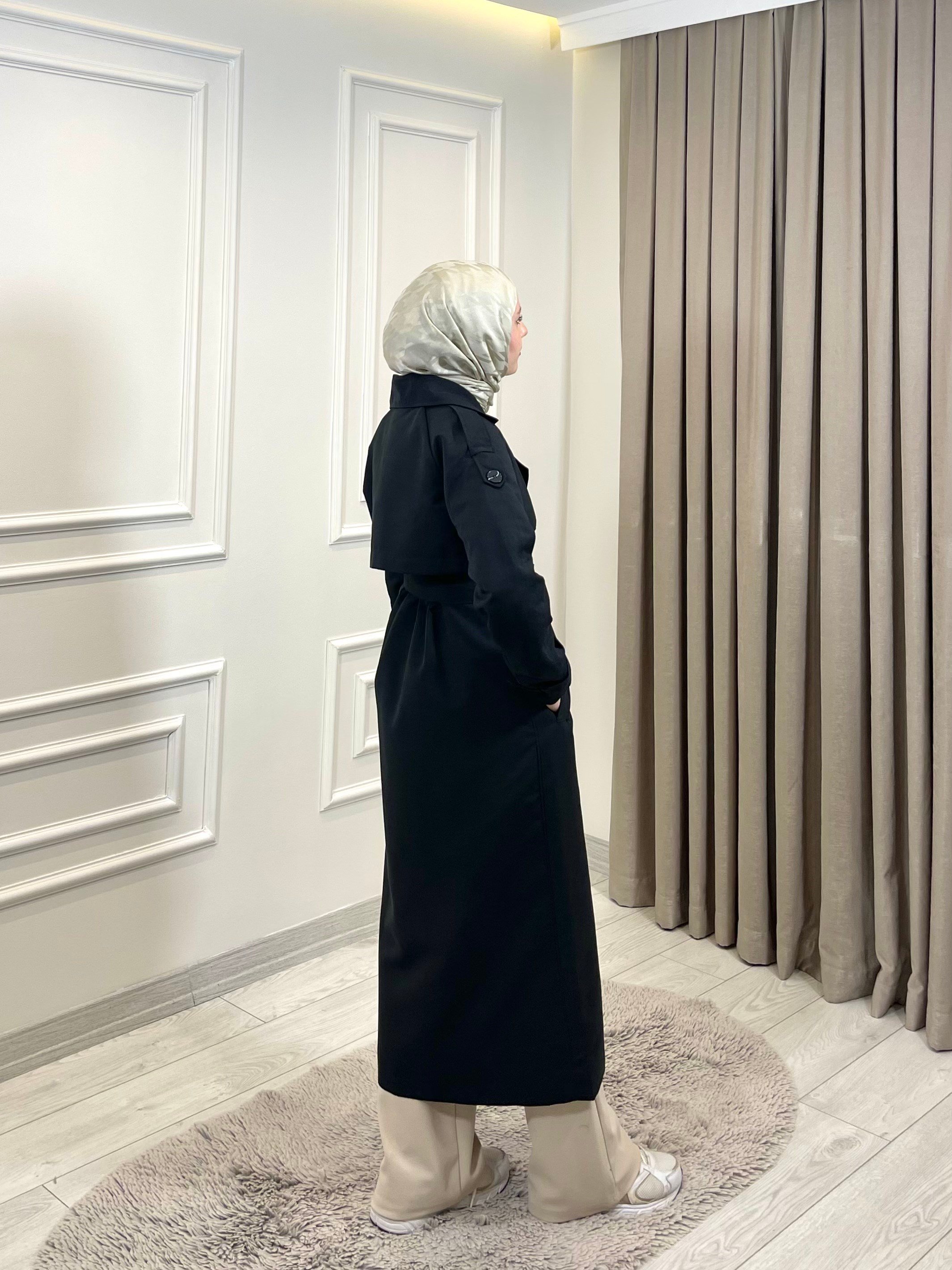 ASTARLI TRENÇ SİYAH