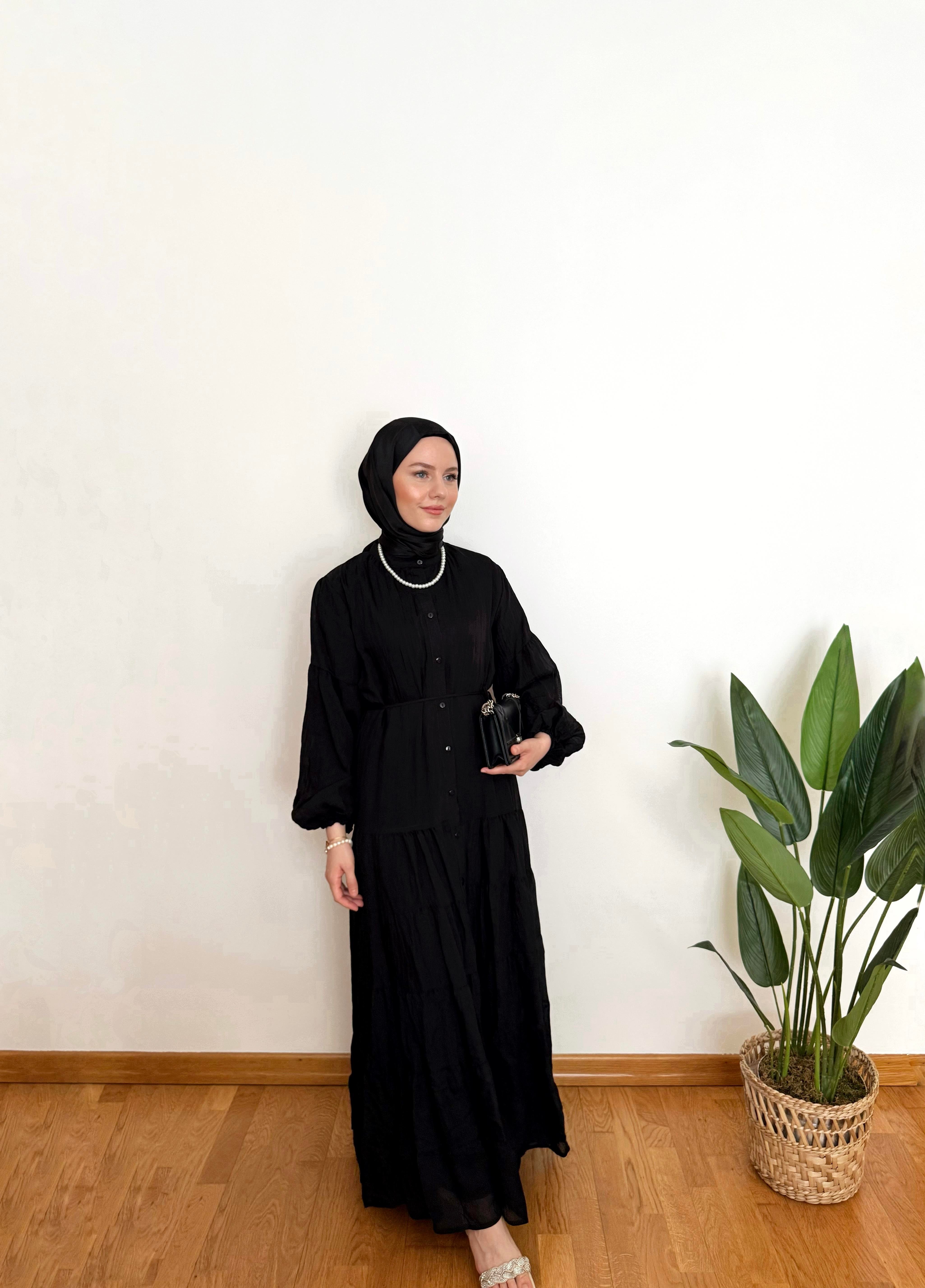 PERLA DÜĞMELİ ELBİSE
