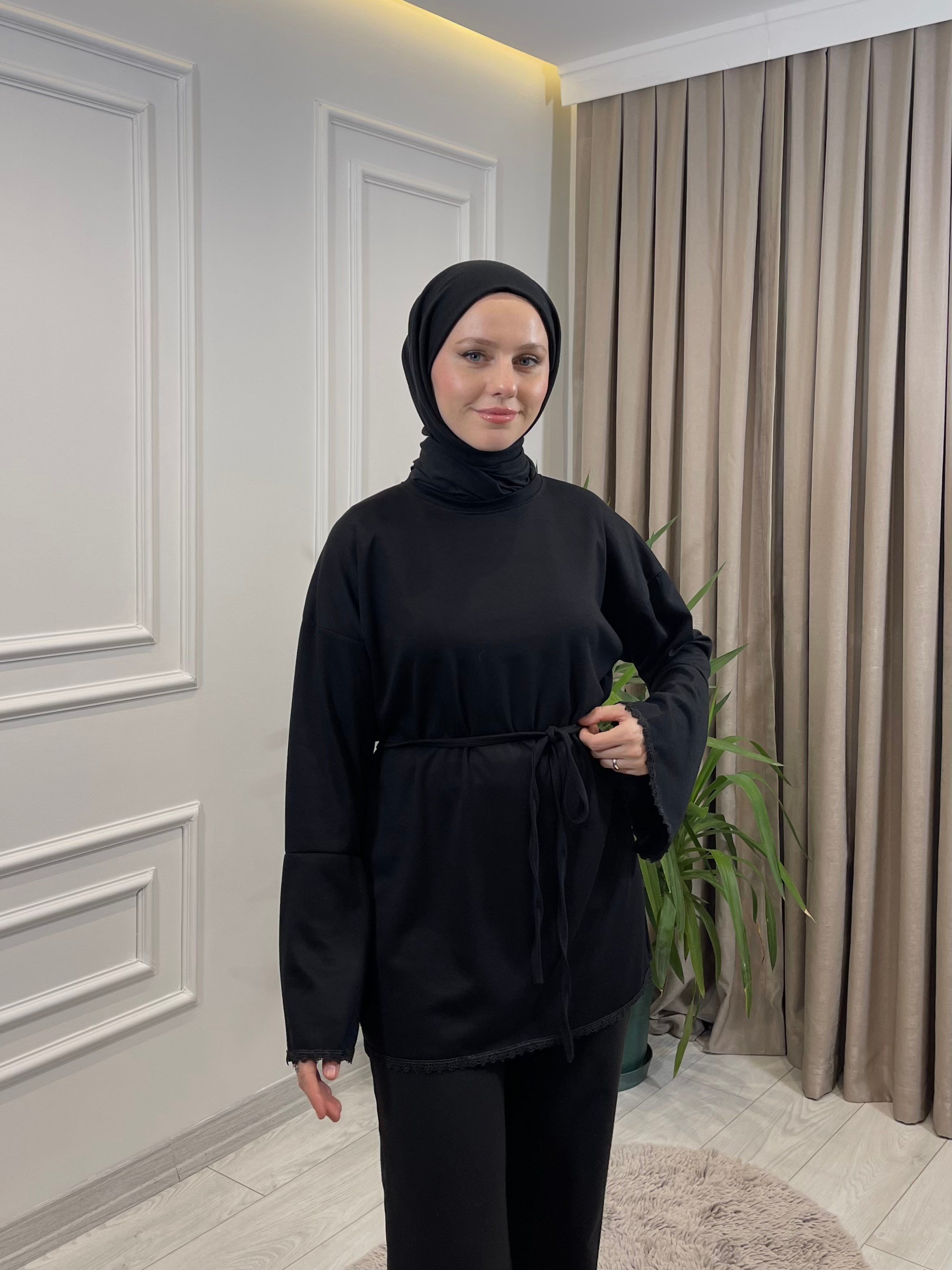ŞERİT DANTELLİ TUNİK SİYAH