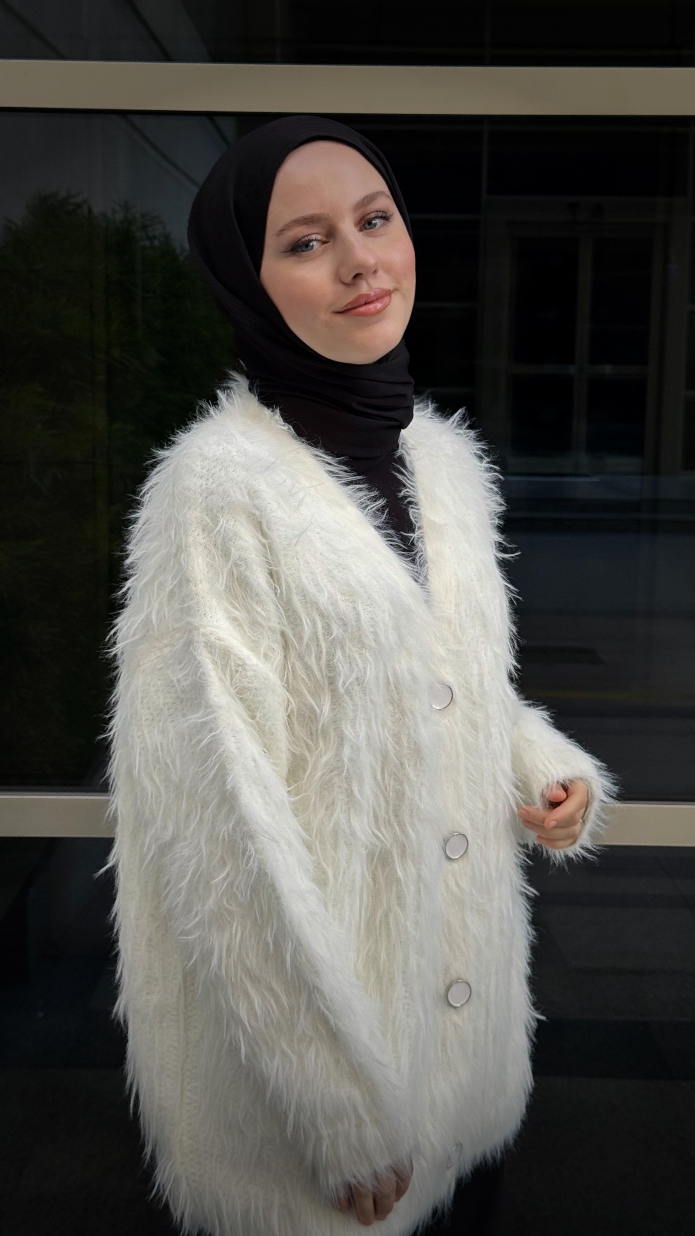TÜY DETAYLI HIRKA