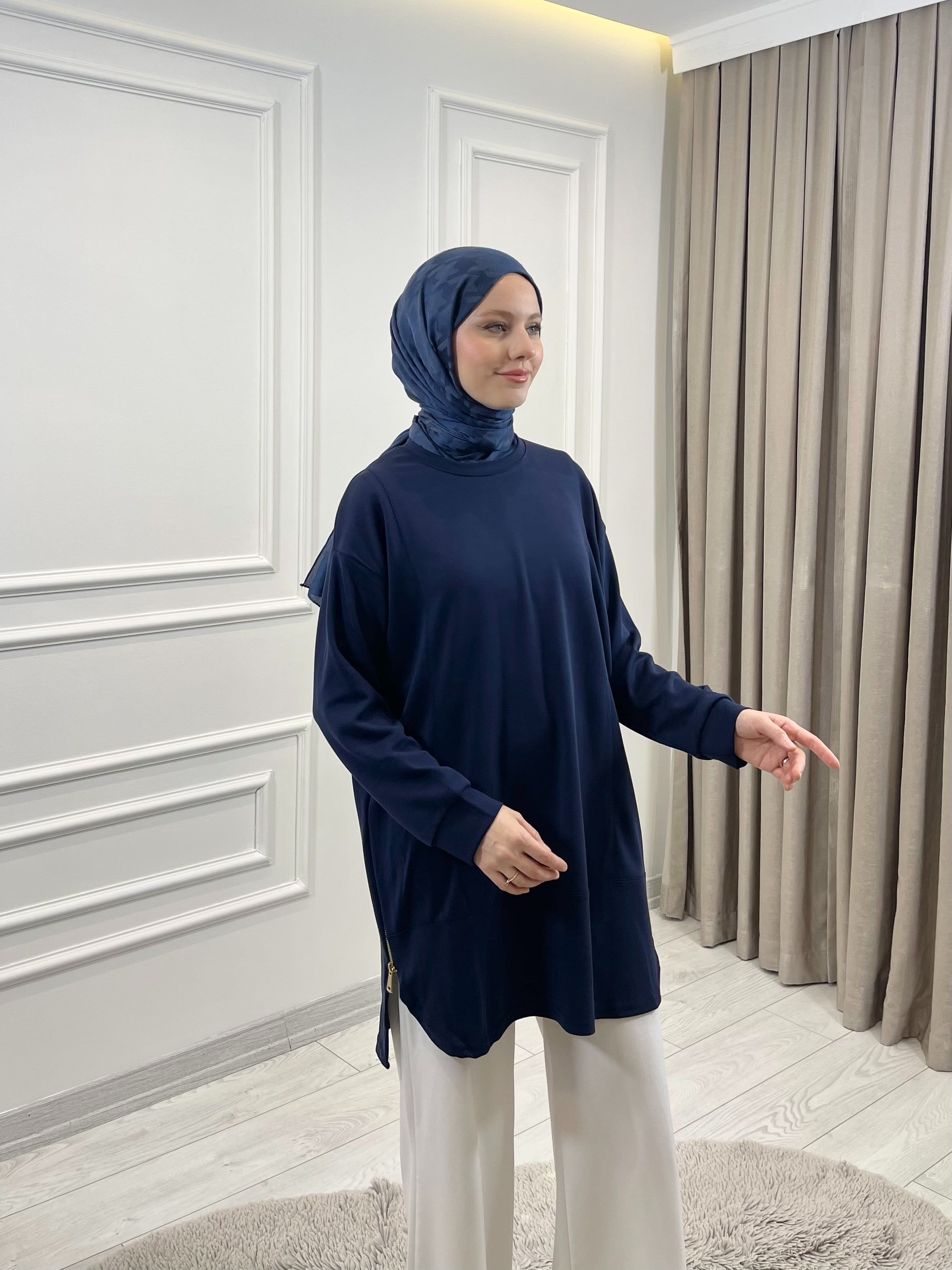 YANLARI FERMUARLI TUNİK LACİVERT