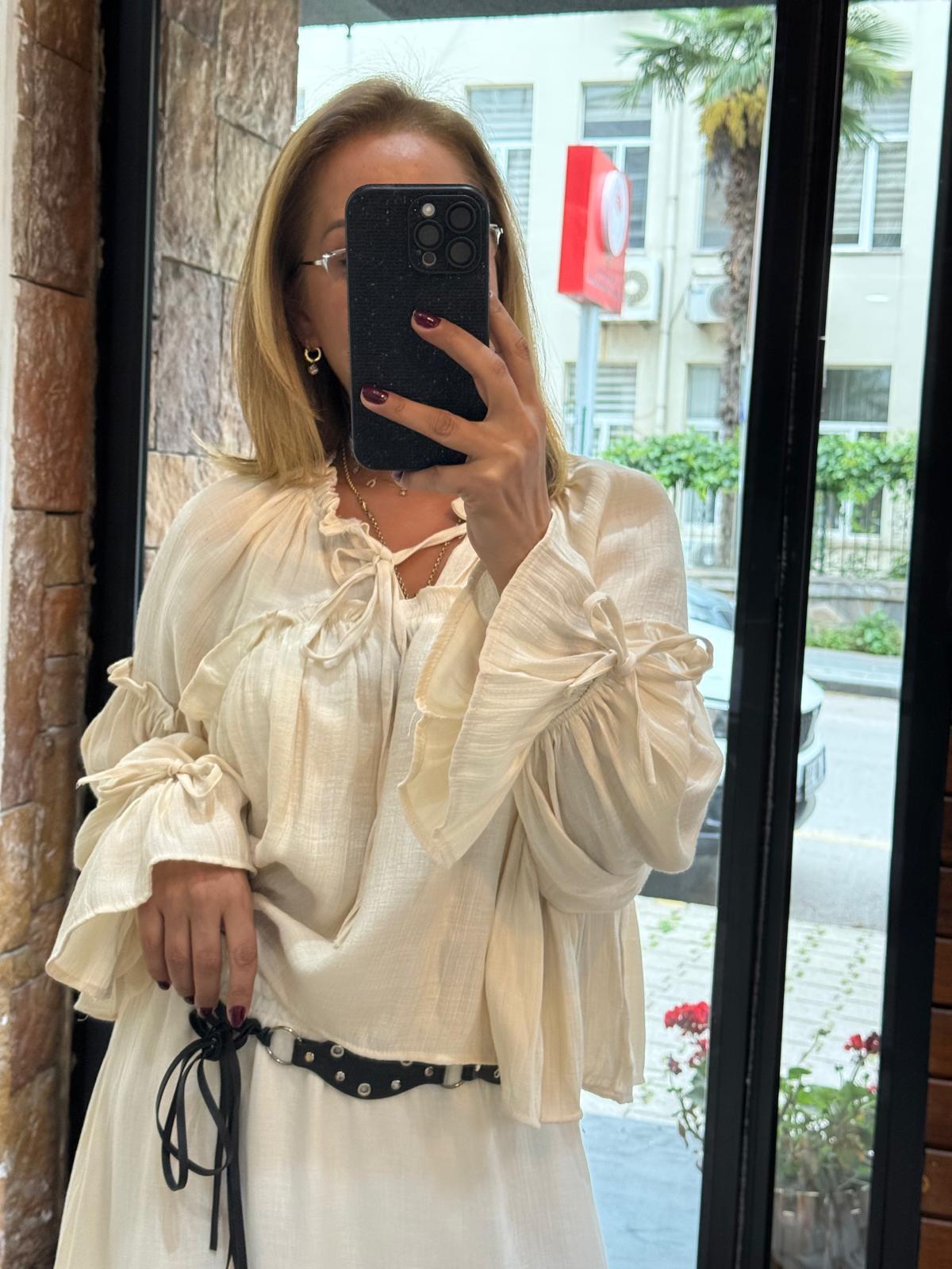 Fırfırlı Bağcıklı Gömlek Krem