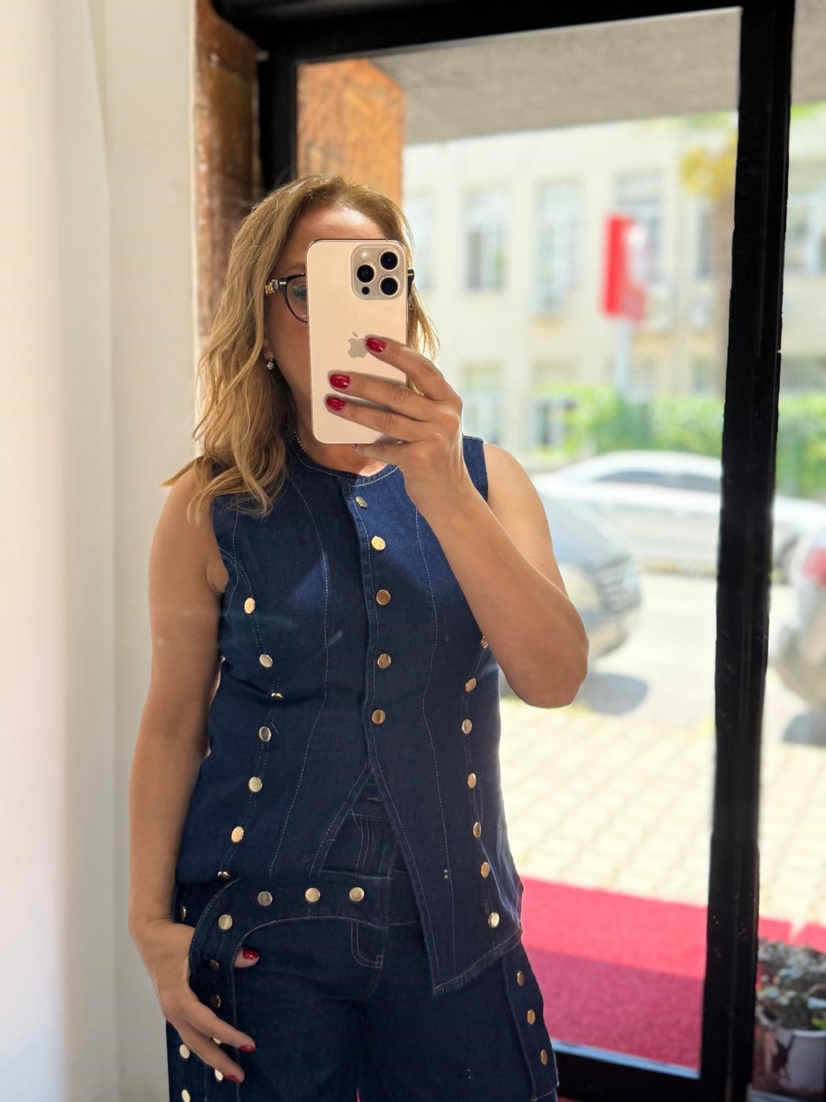 Gold Düğme Detaylı Tasarım Jean Yelek