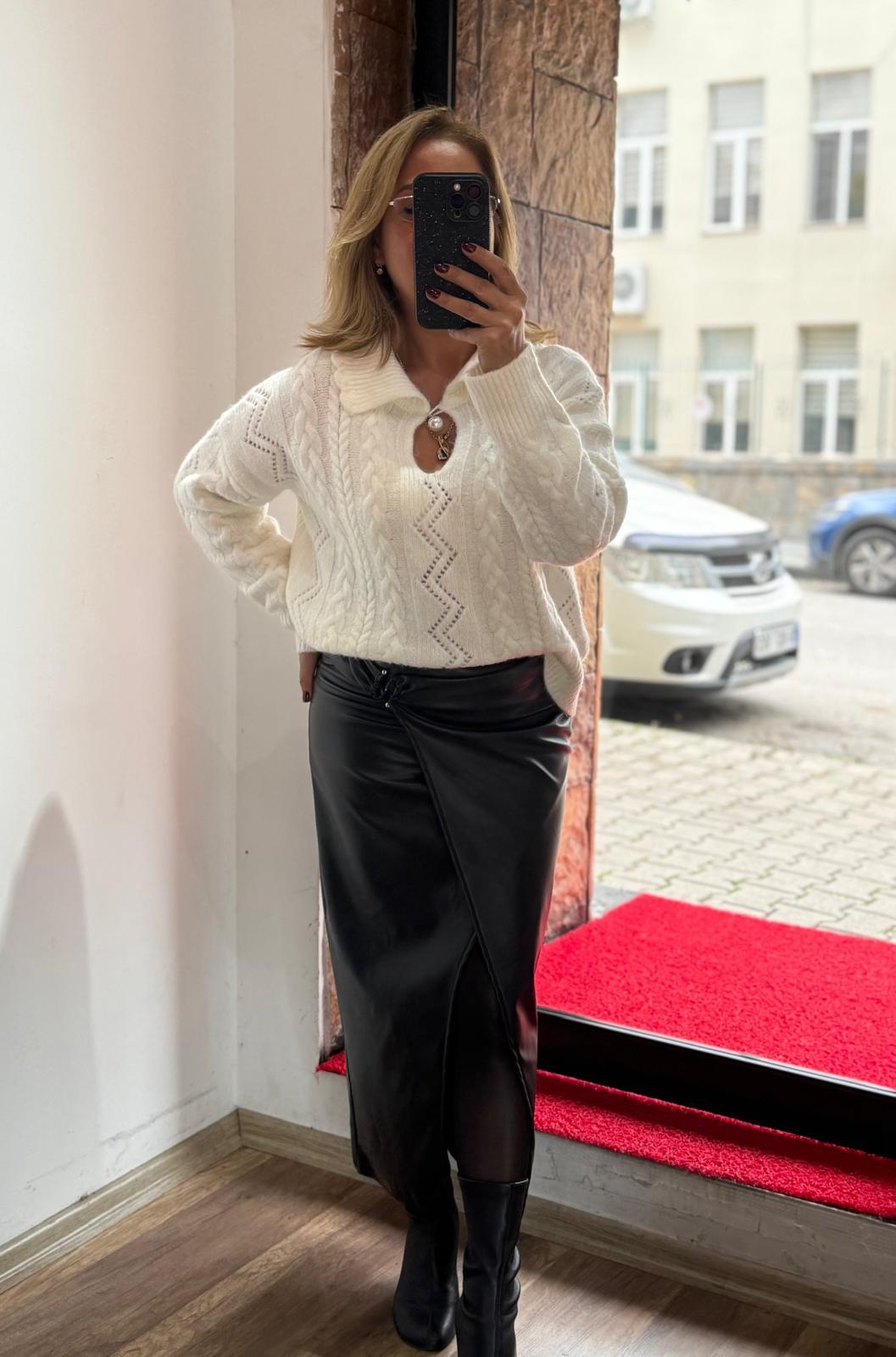 İnci Düğmeli Kazak Ekru