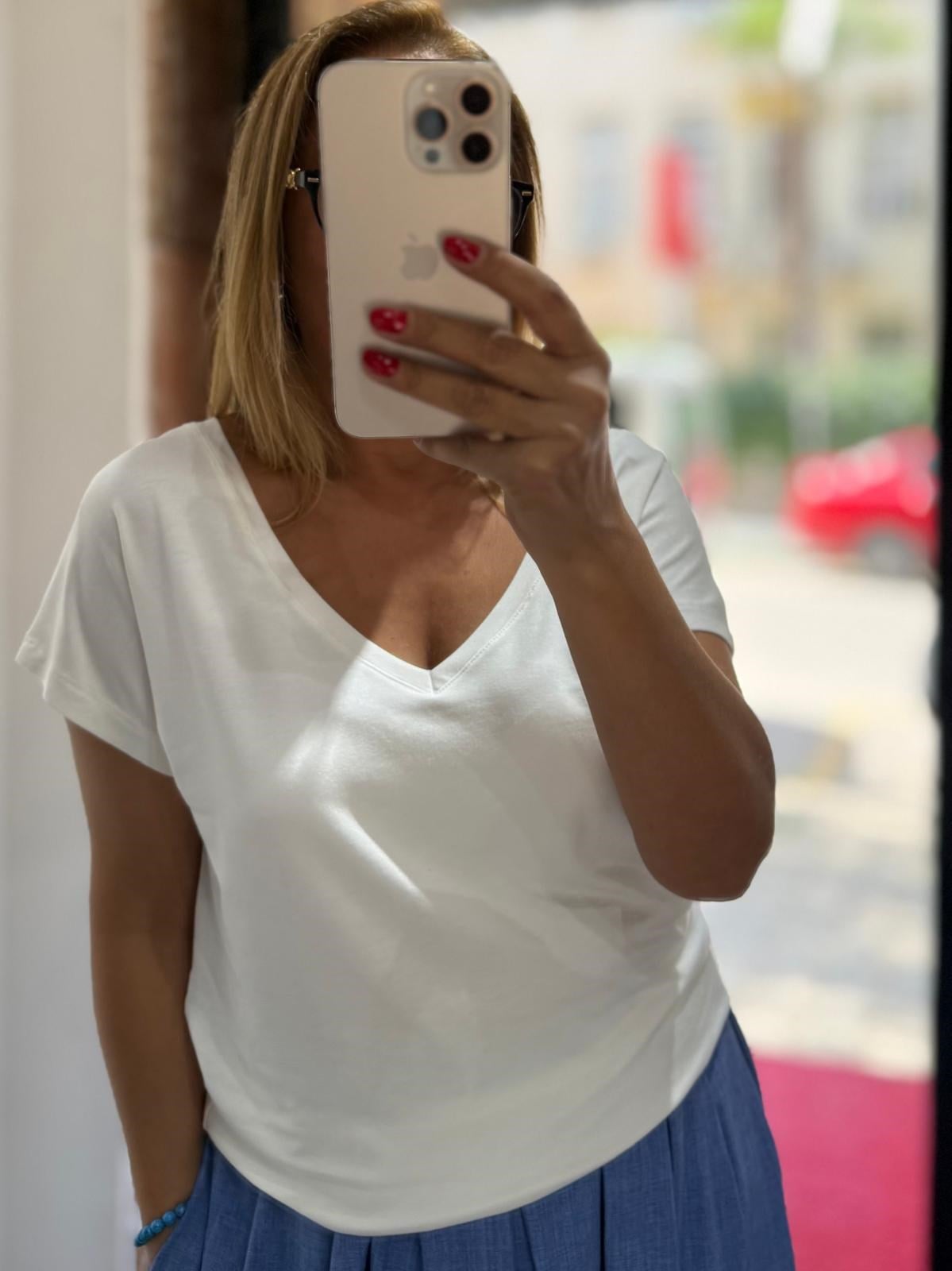 Önü ve Arkası V Yakalı Basic Tişört Beyaz