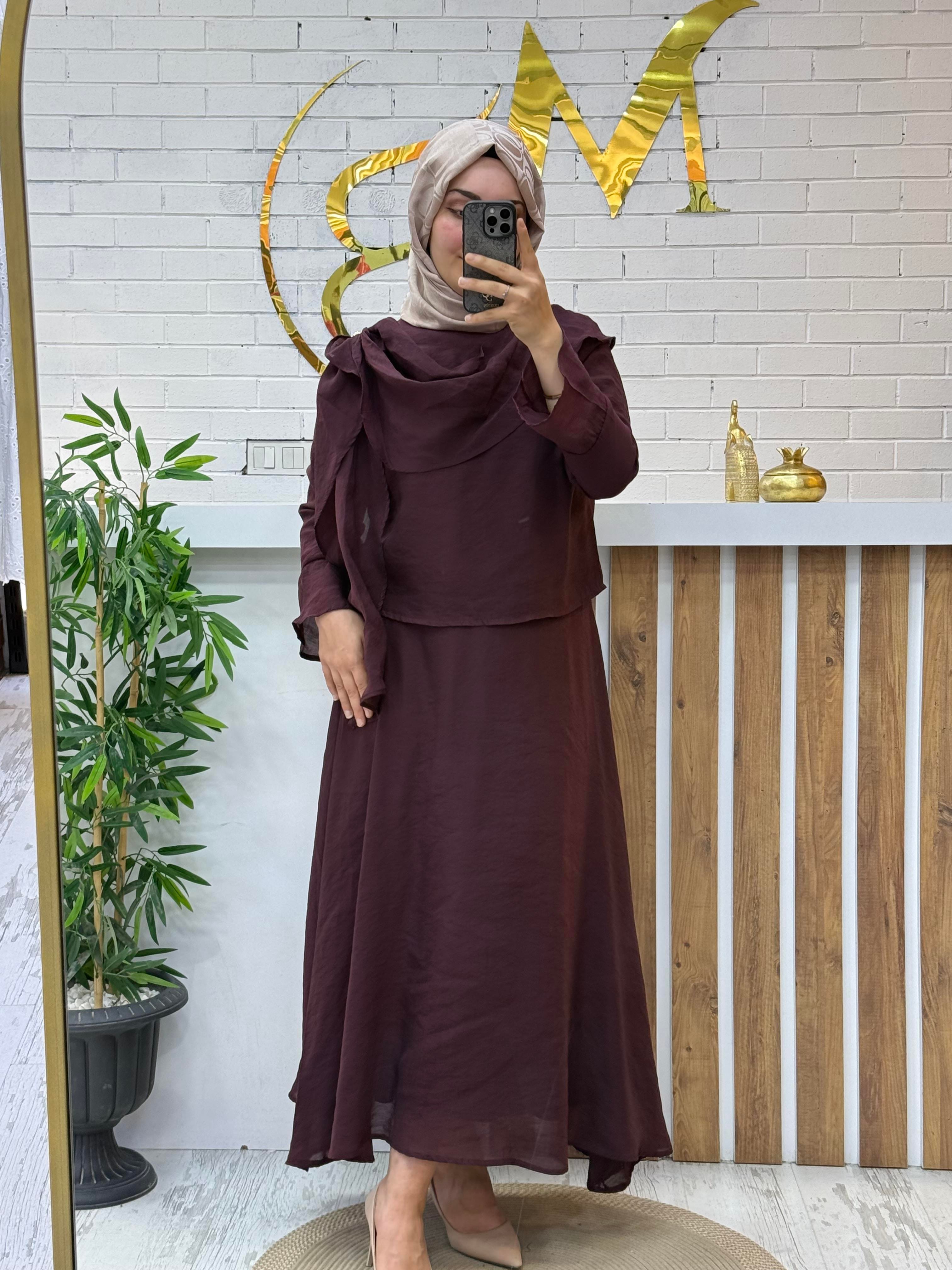 Degaje Yaka Broşlu Etekli Takım