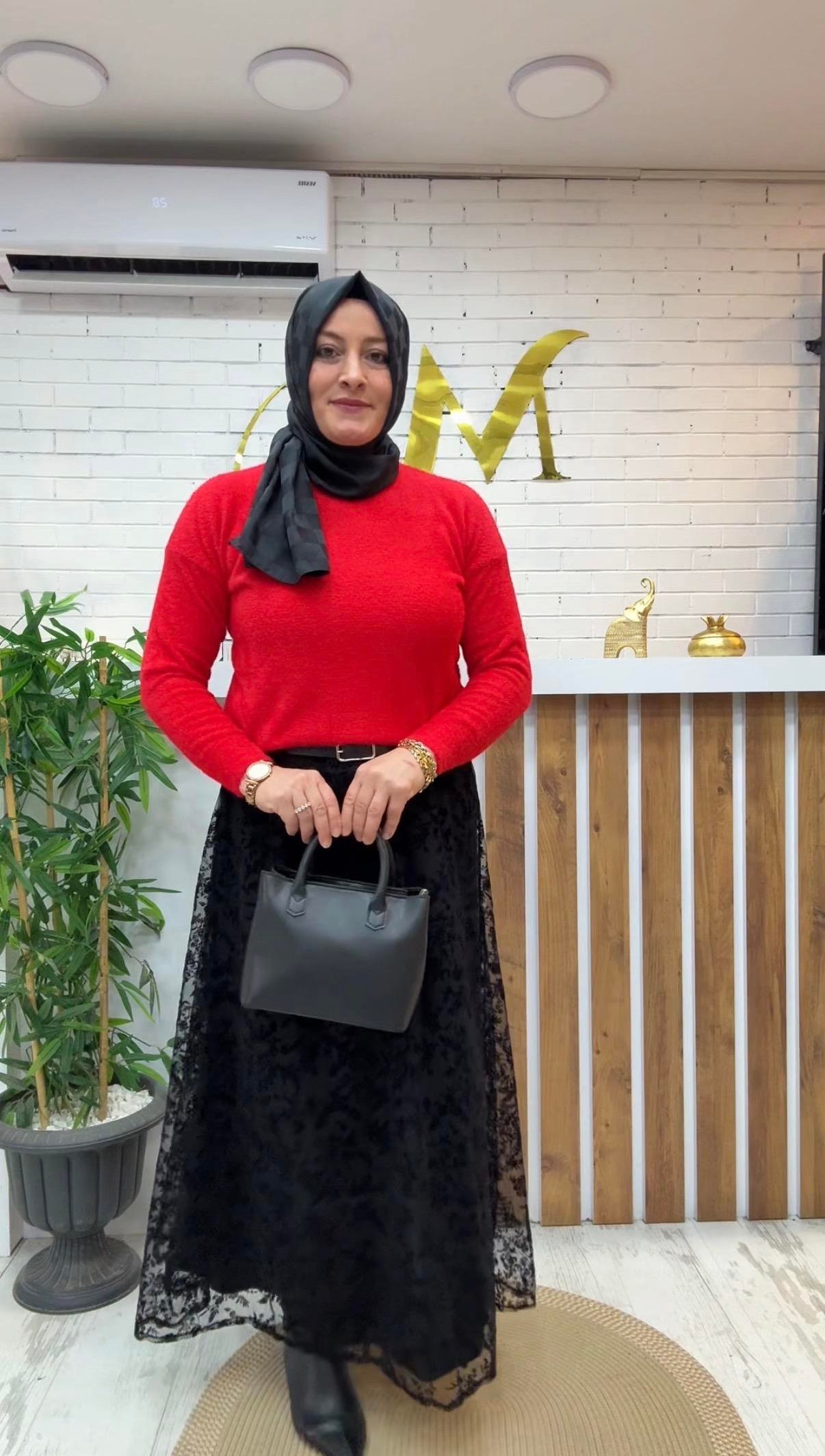 ETEK ÜSTÜ YUMOŞ KAZAK
