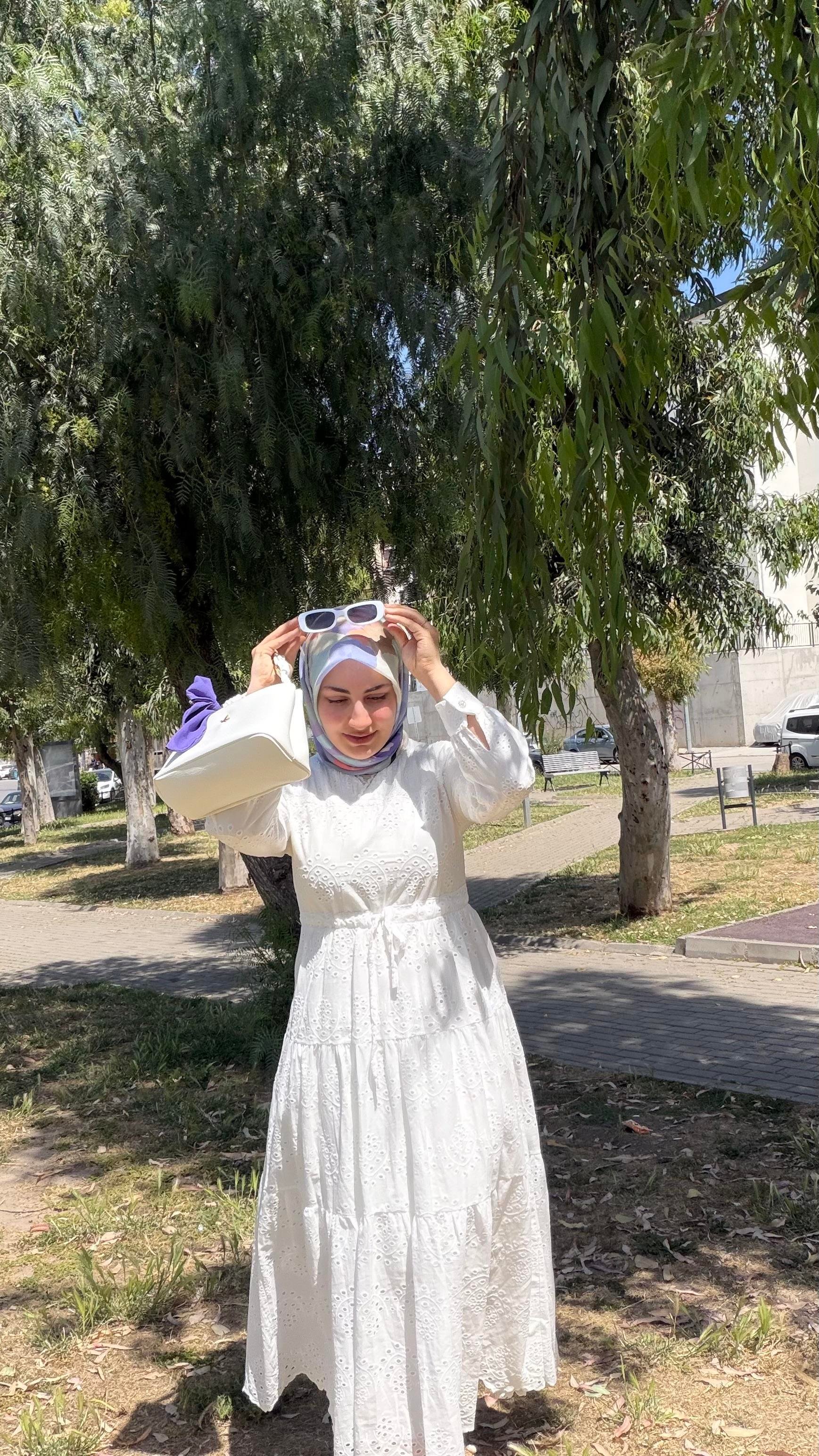 FİSTOLU BRODE ELBİSE