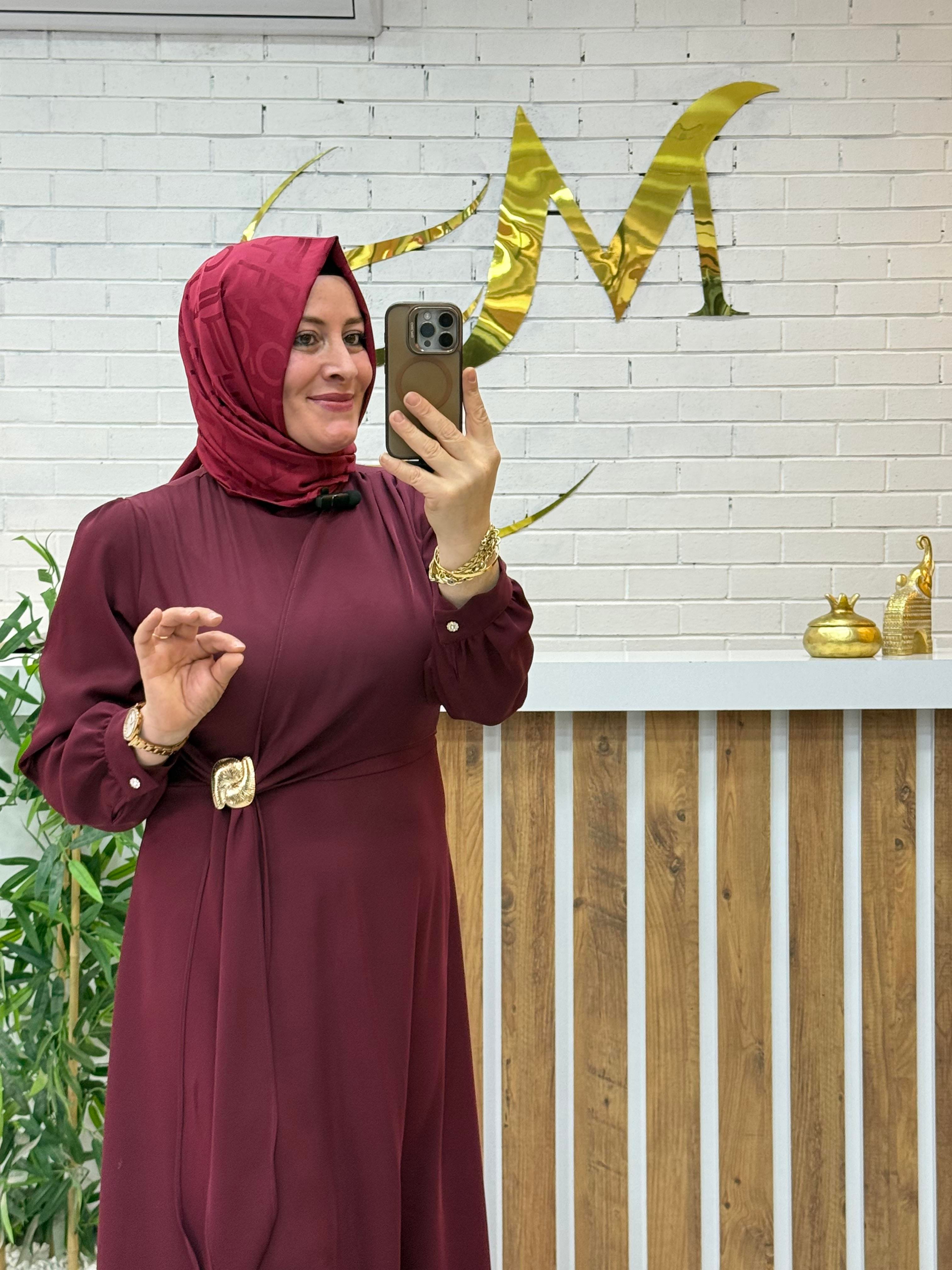 ZARİF VE ŞIK PRADA ELBİSE