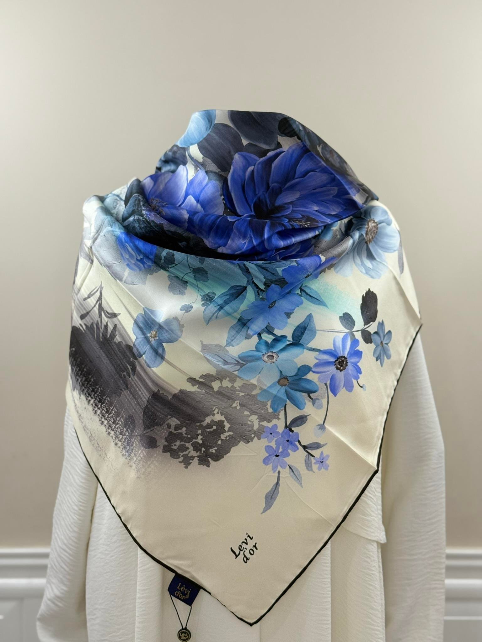 Levidor | Krem-Mavi Kenarlı Çiçek Desen Twill İpek Eşarp