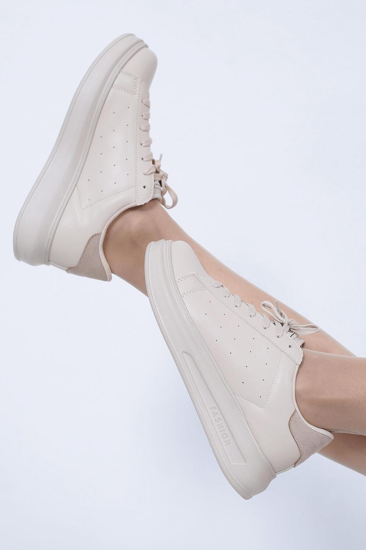 Rahat Kalıp Bağcıklı Sneaker
