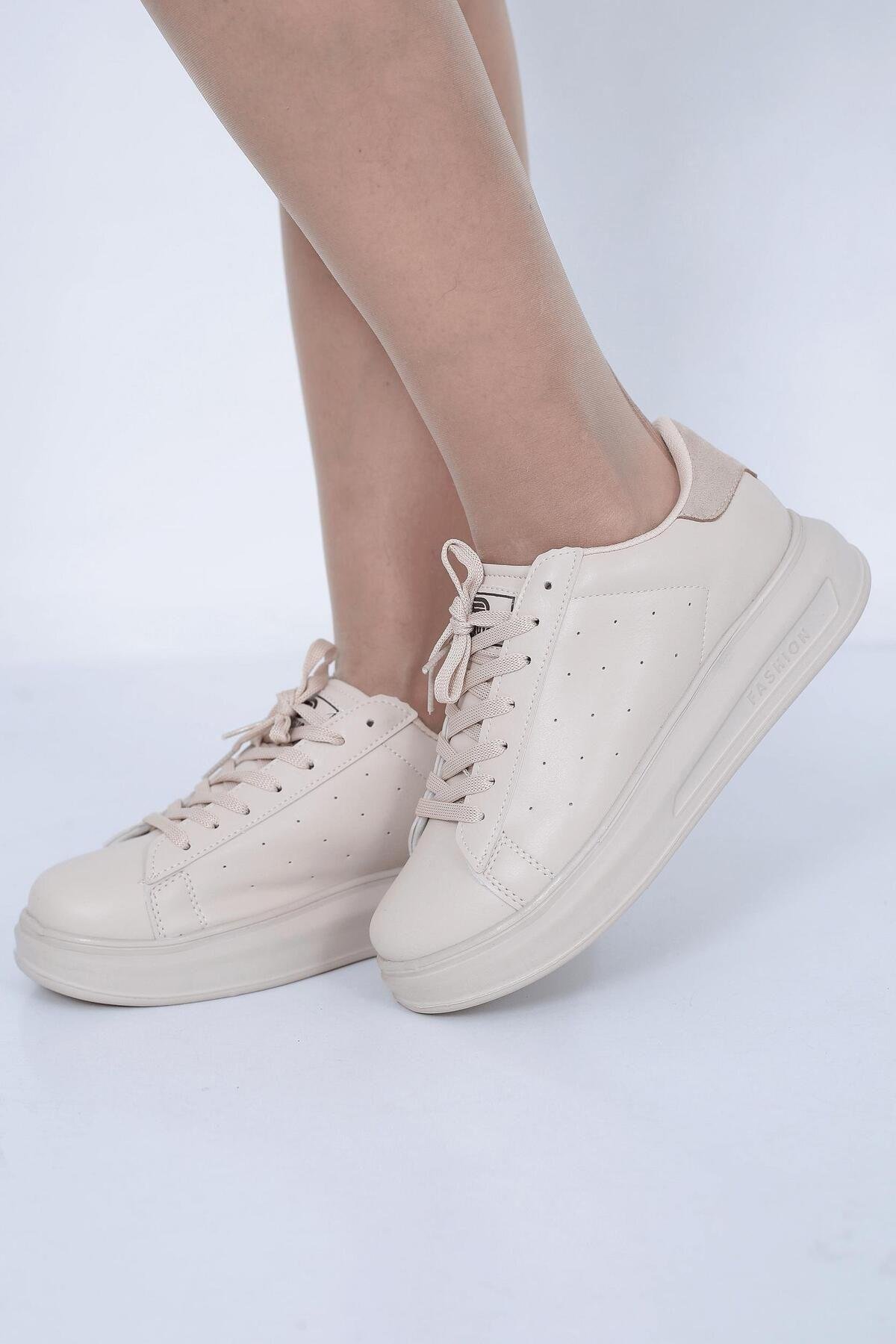 Rahat Kalıp Bağcıklı Sneaker
