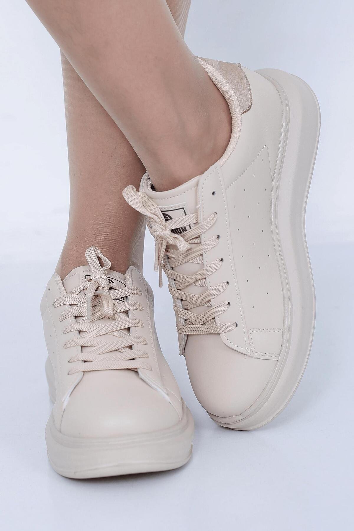 Rahat Kalıp Bağcıklı Sneaker