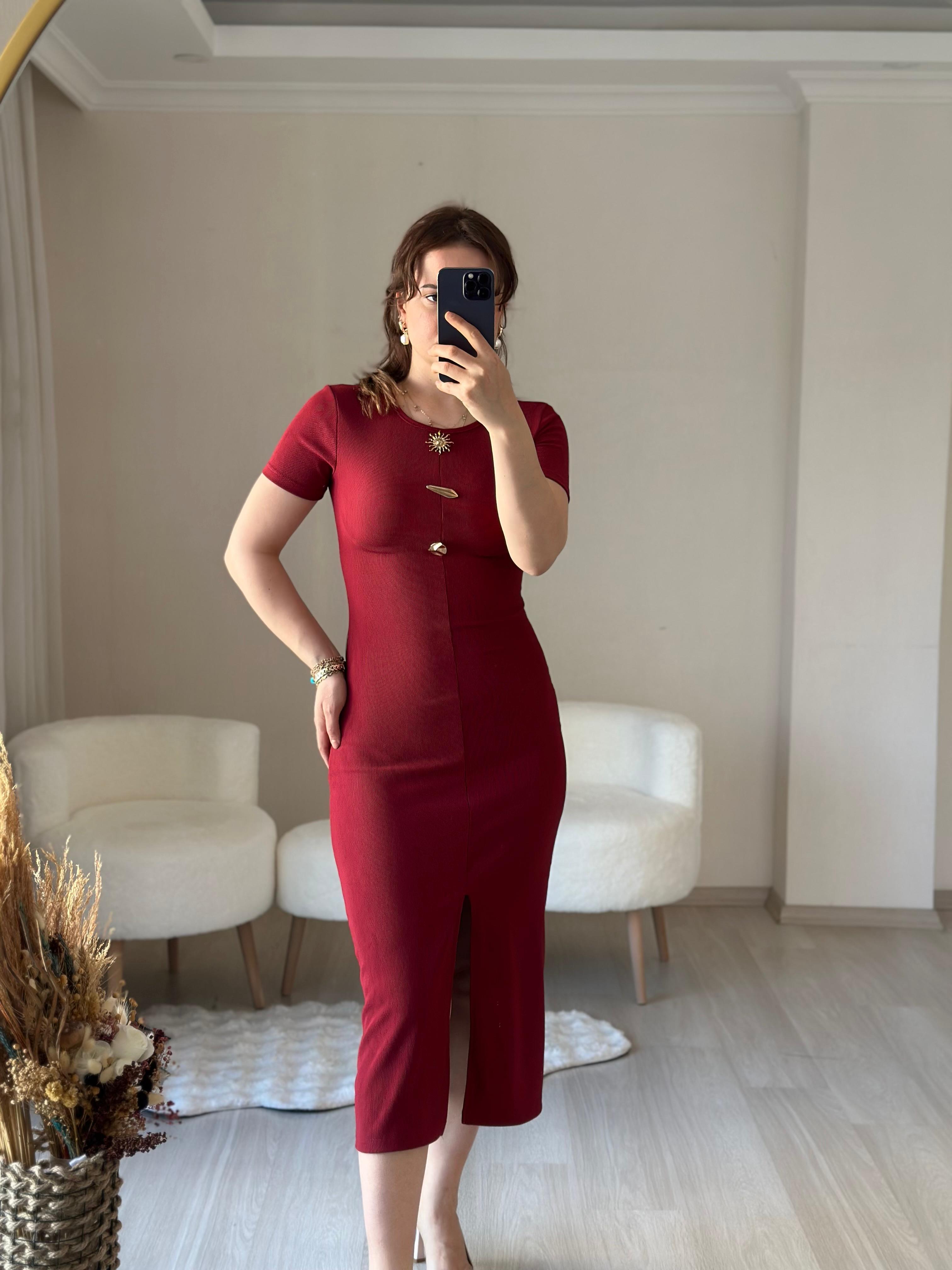 DÜĞME DETAYLI KISA KOLLU ELBİSE
