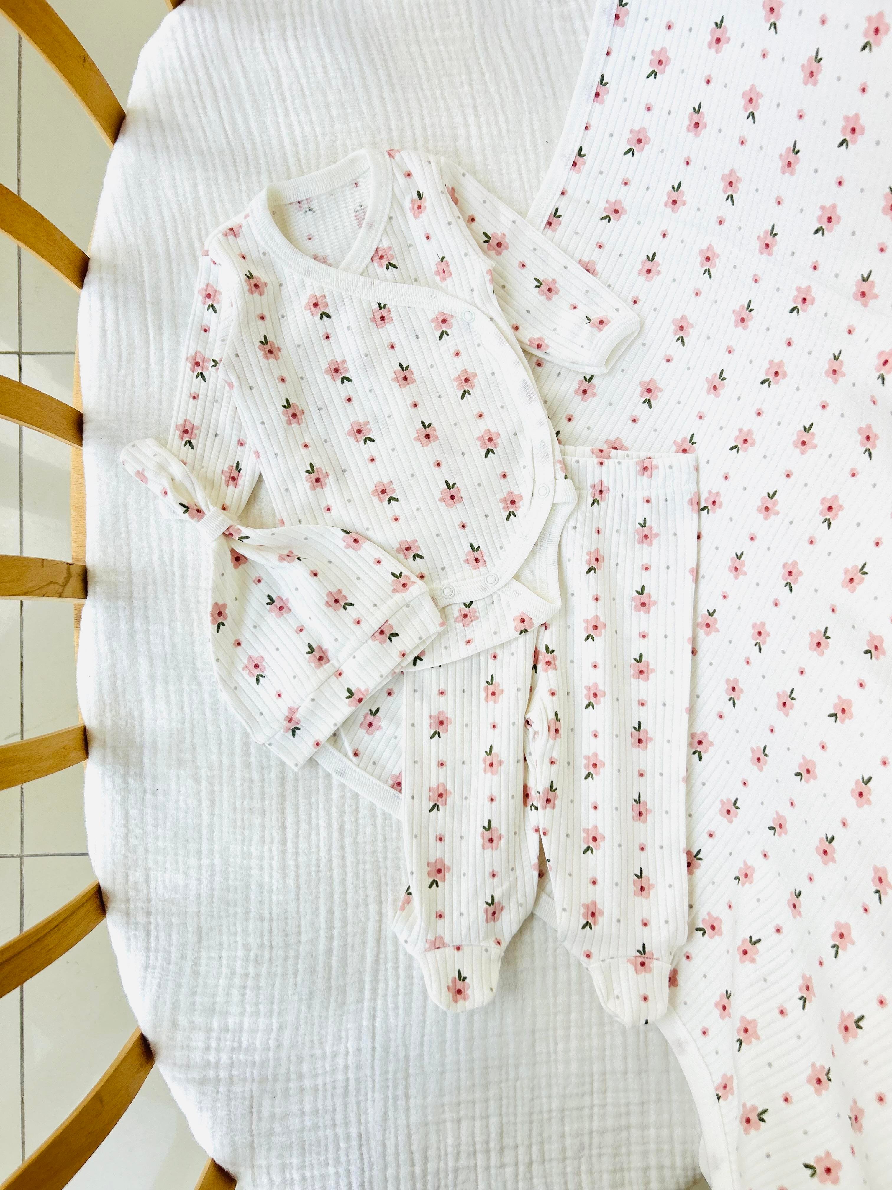 Çiçek Desenli Battaniyeli Set