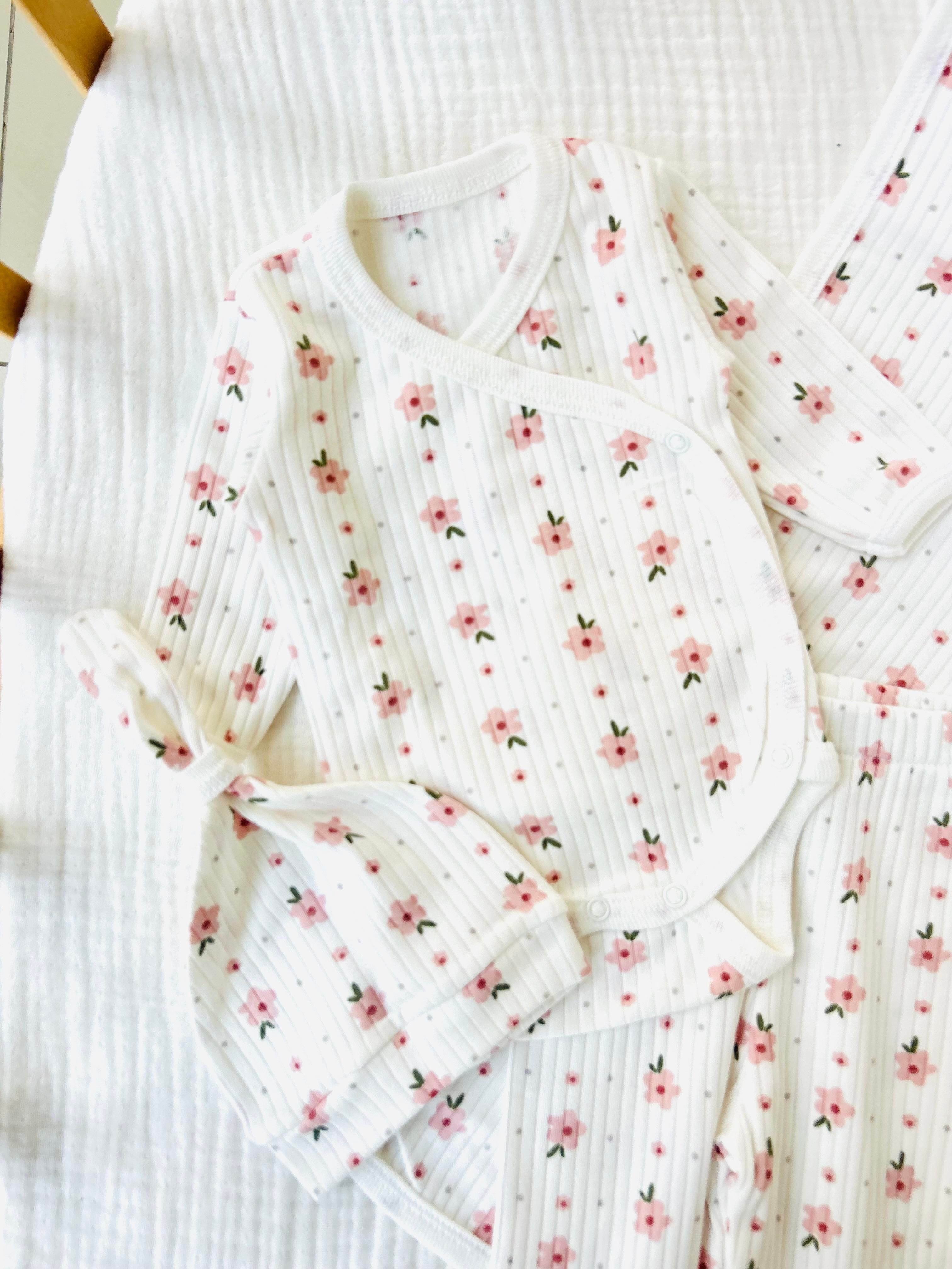 Çiçek Desenli Battaniyeli Set