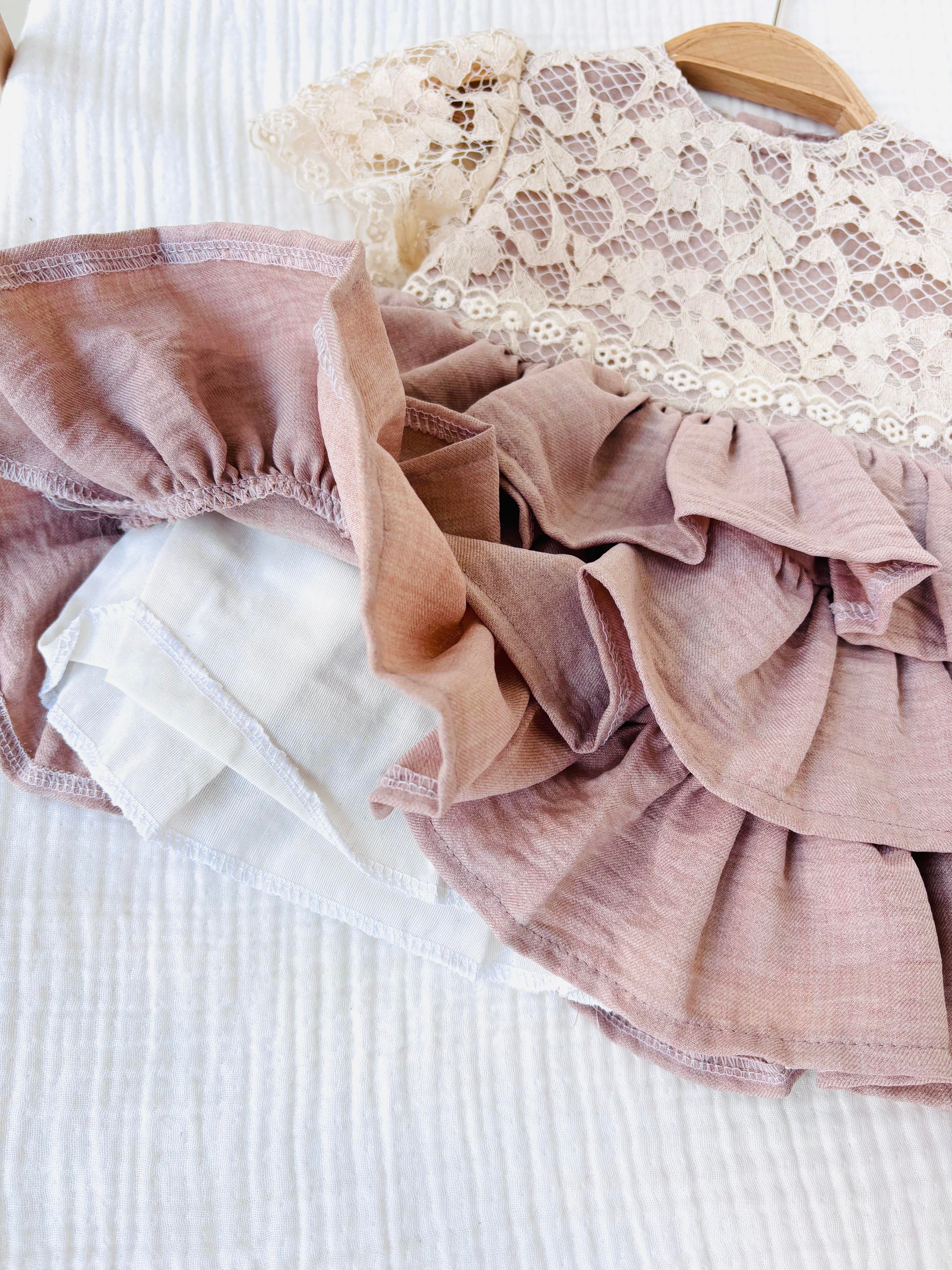 Daphne 3 Katlı Dantel Elbise - Gül Kurusu