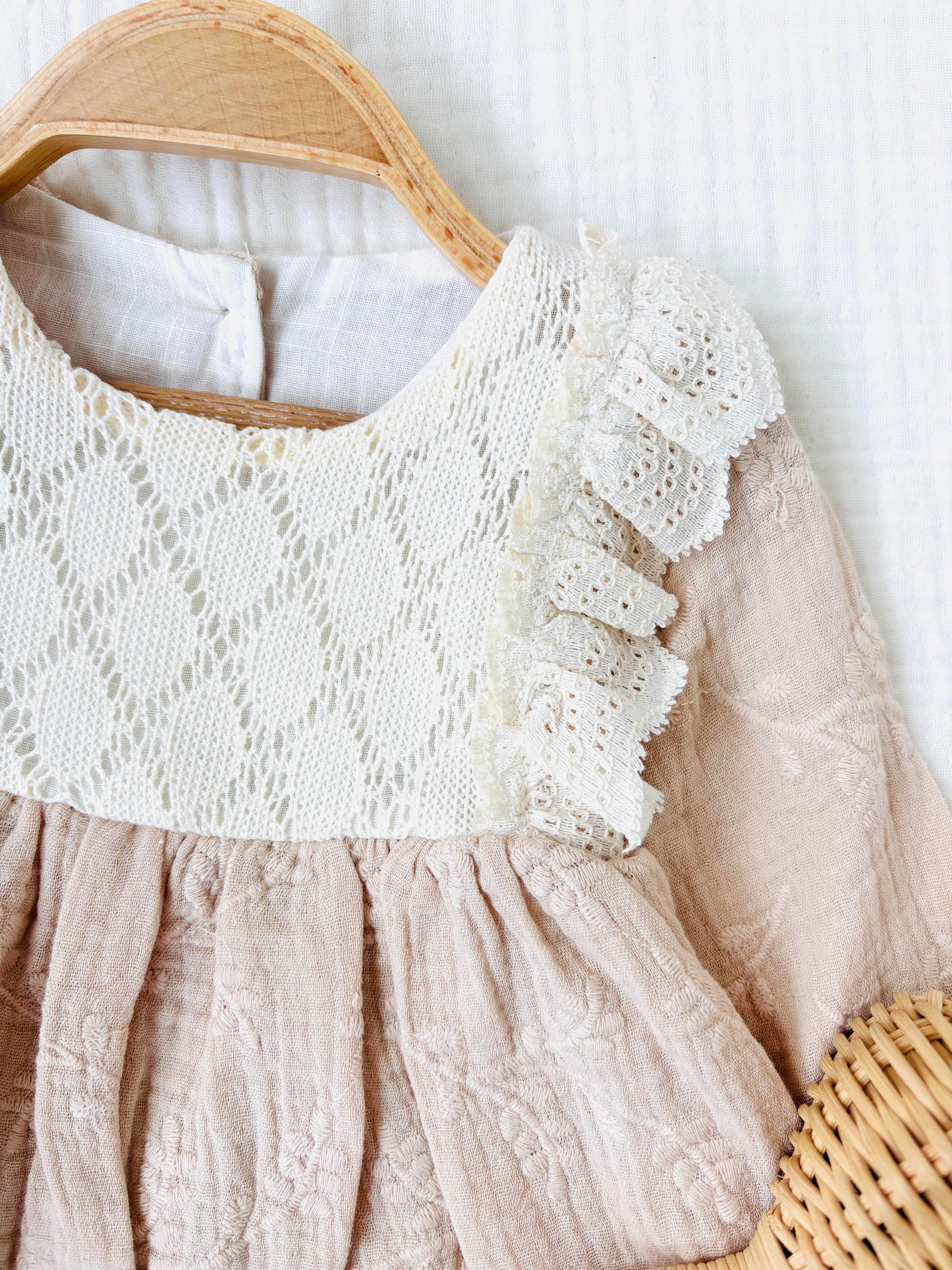 Ella Fistolu Kız Bebek Elbise