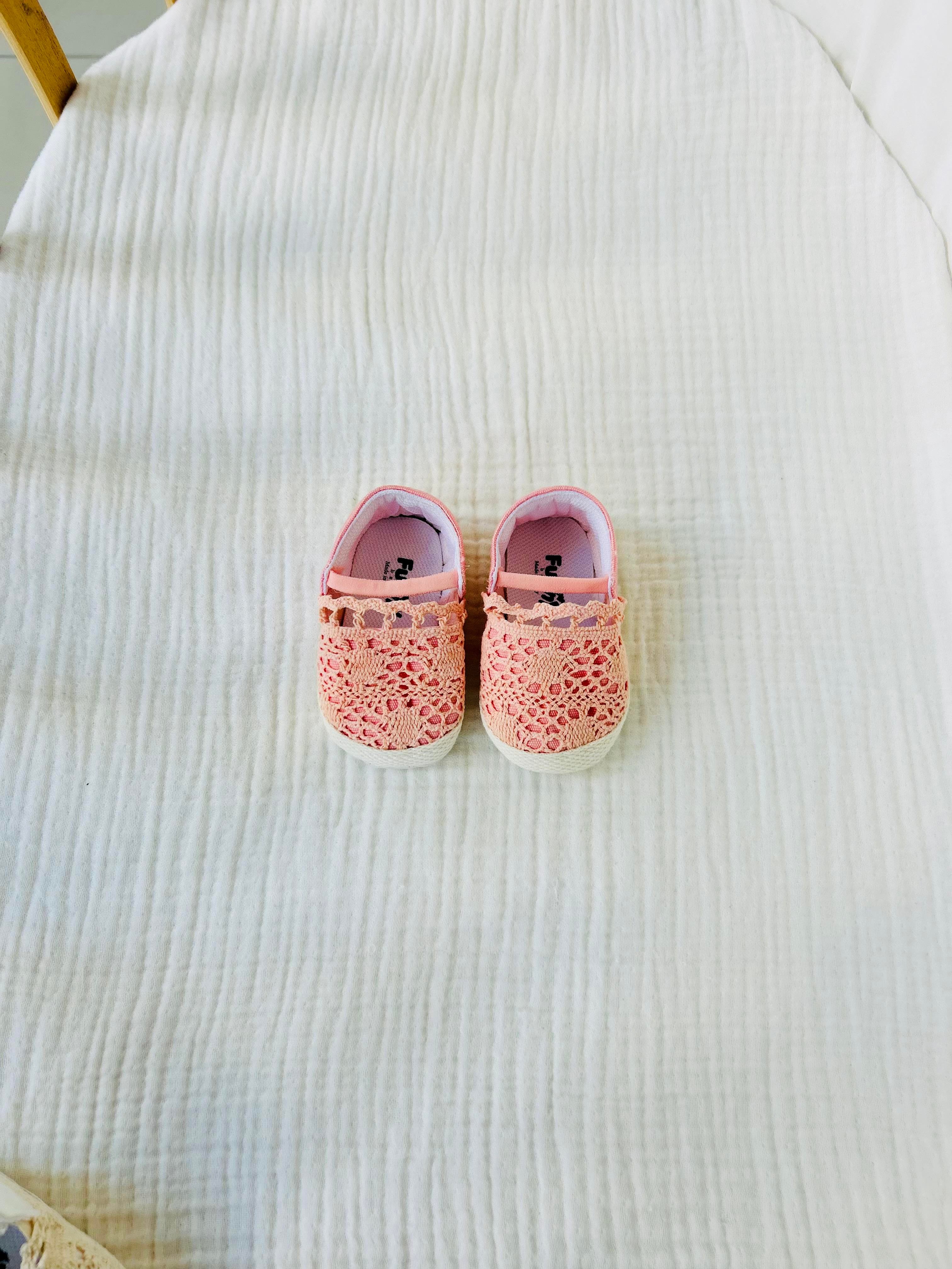 Fistolu Kız Bebek Babet