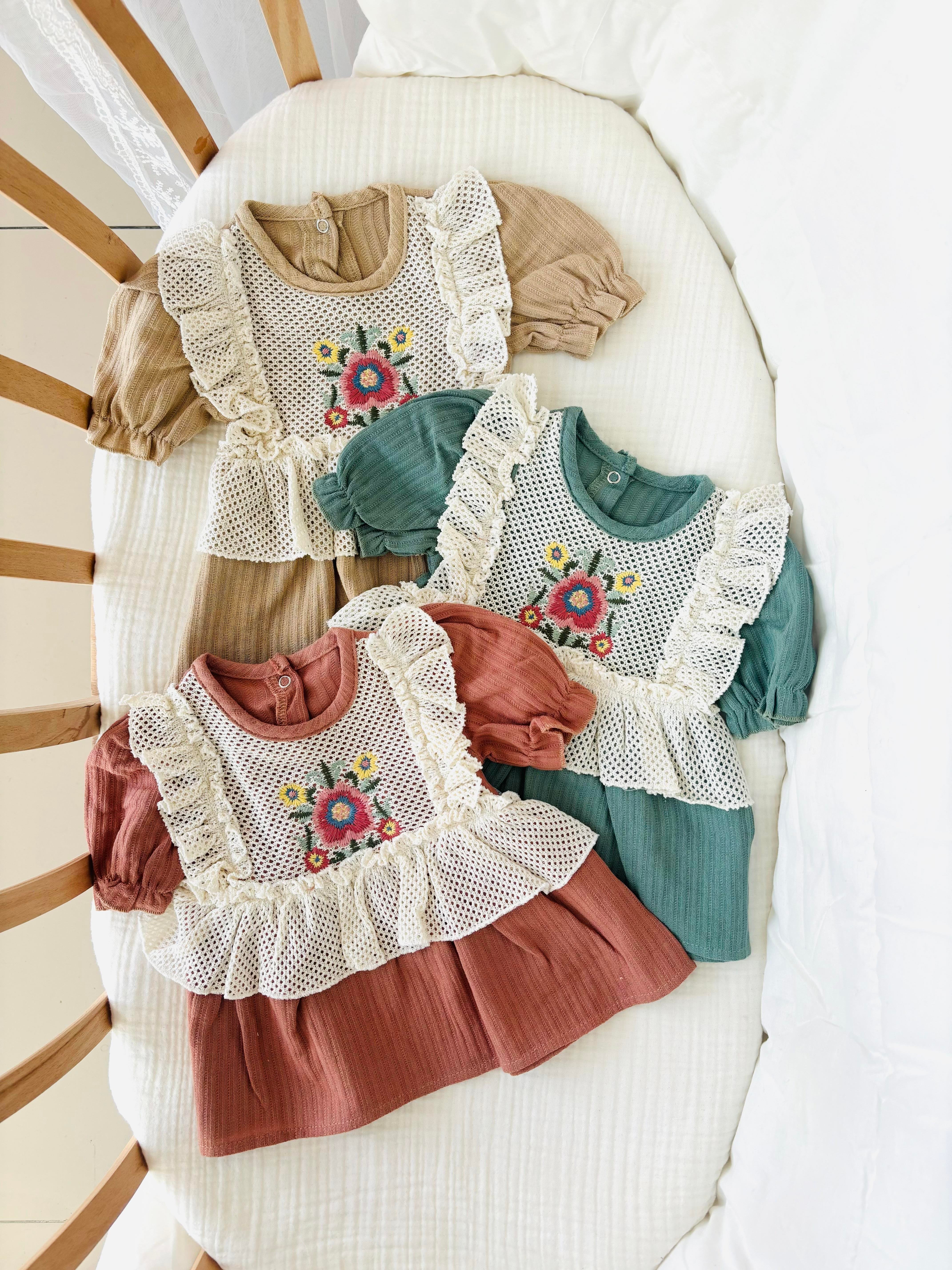 Holly İşlemeli Elbise - Bej