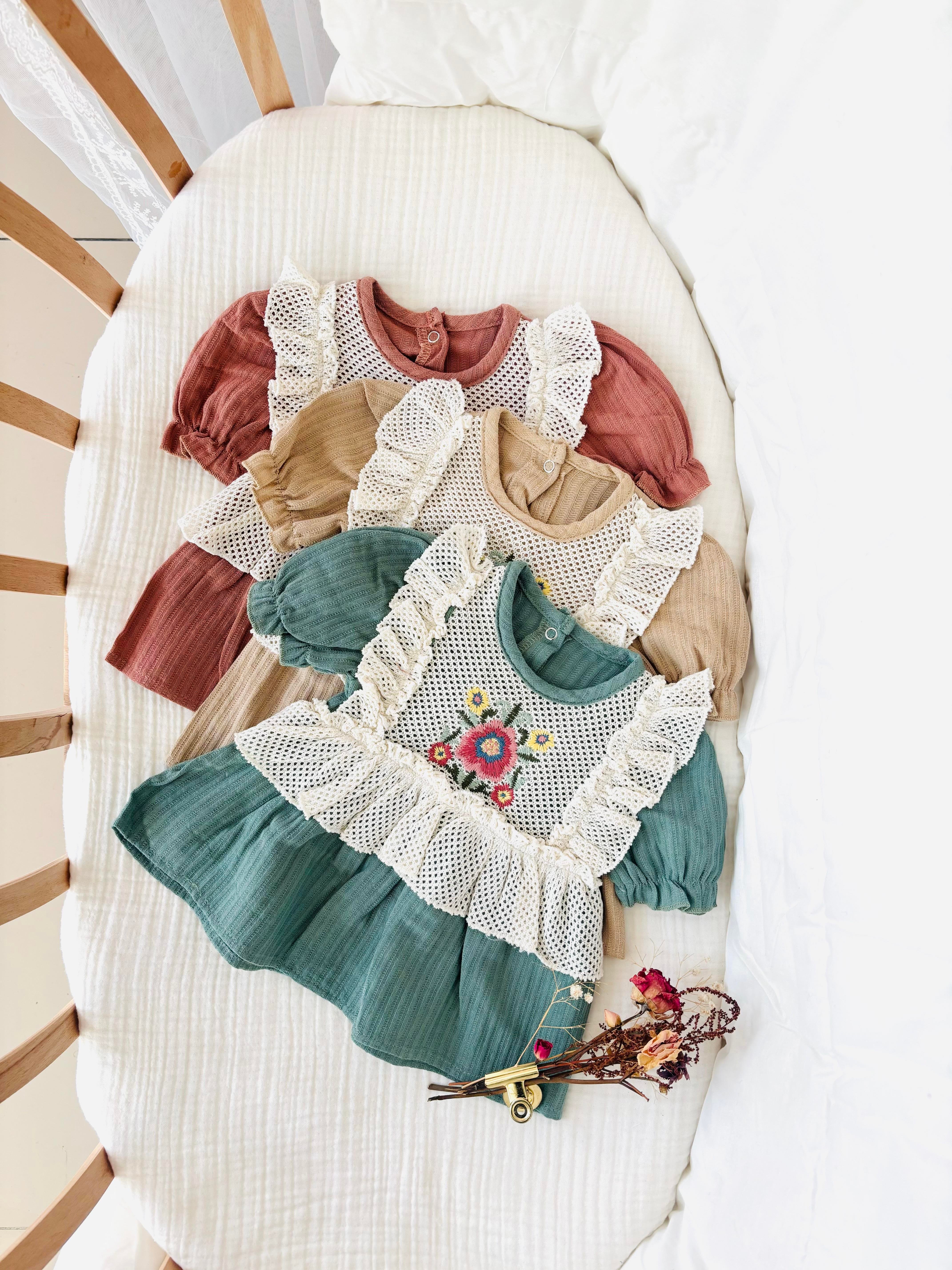 Holly İşlemeli Elbise - Bej