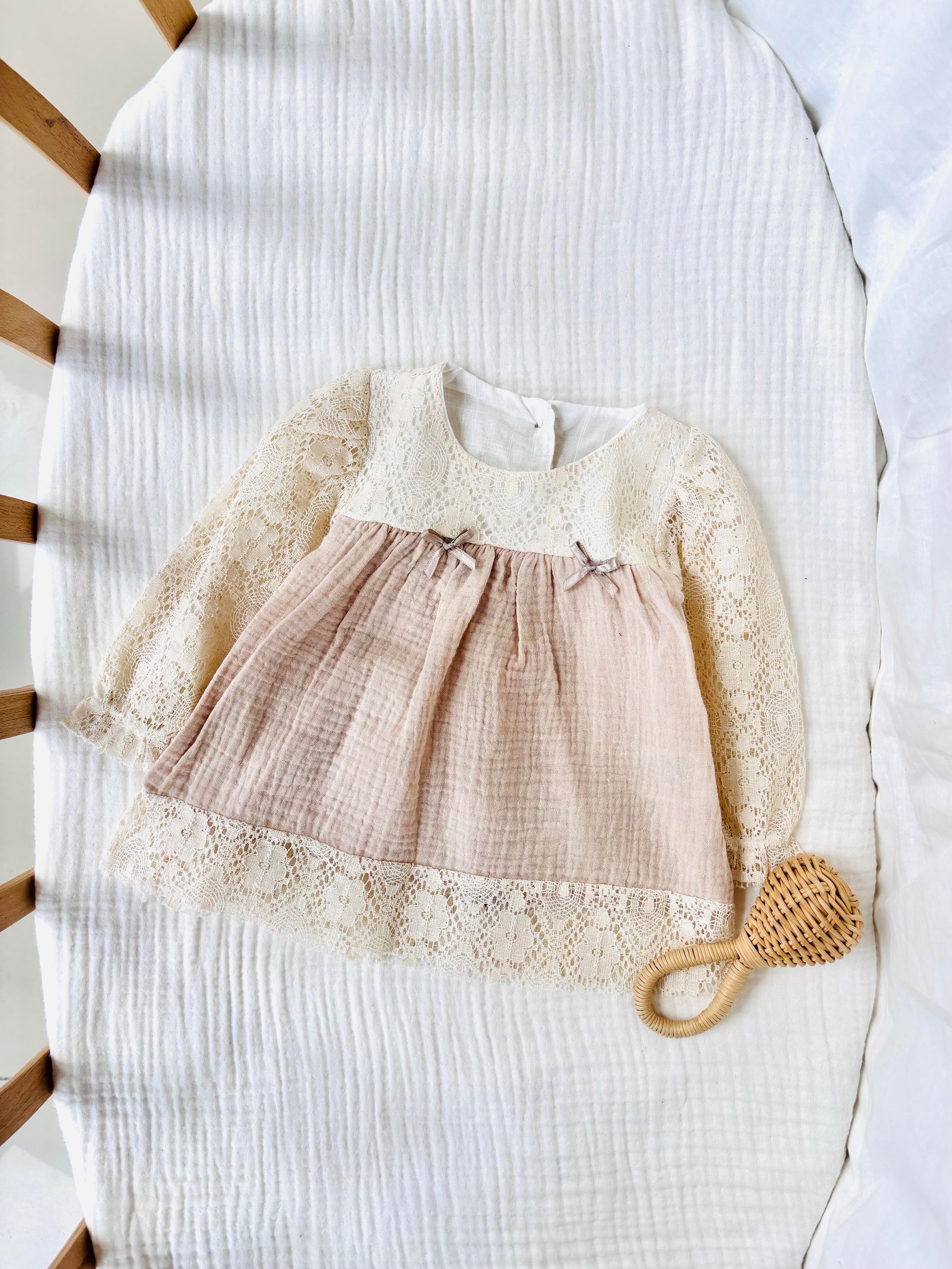 Julie Fiyonk Detaylı Müslin Elbise