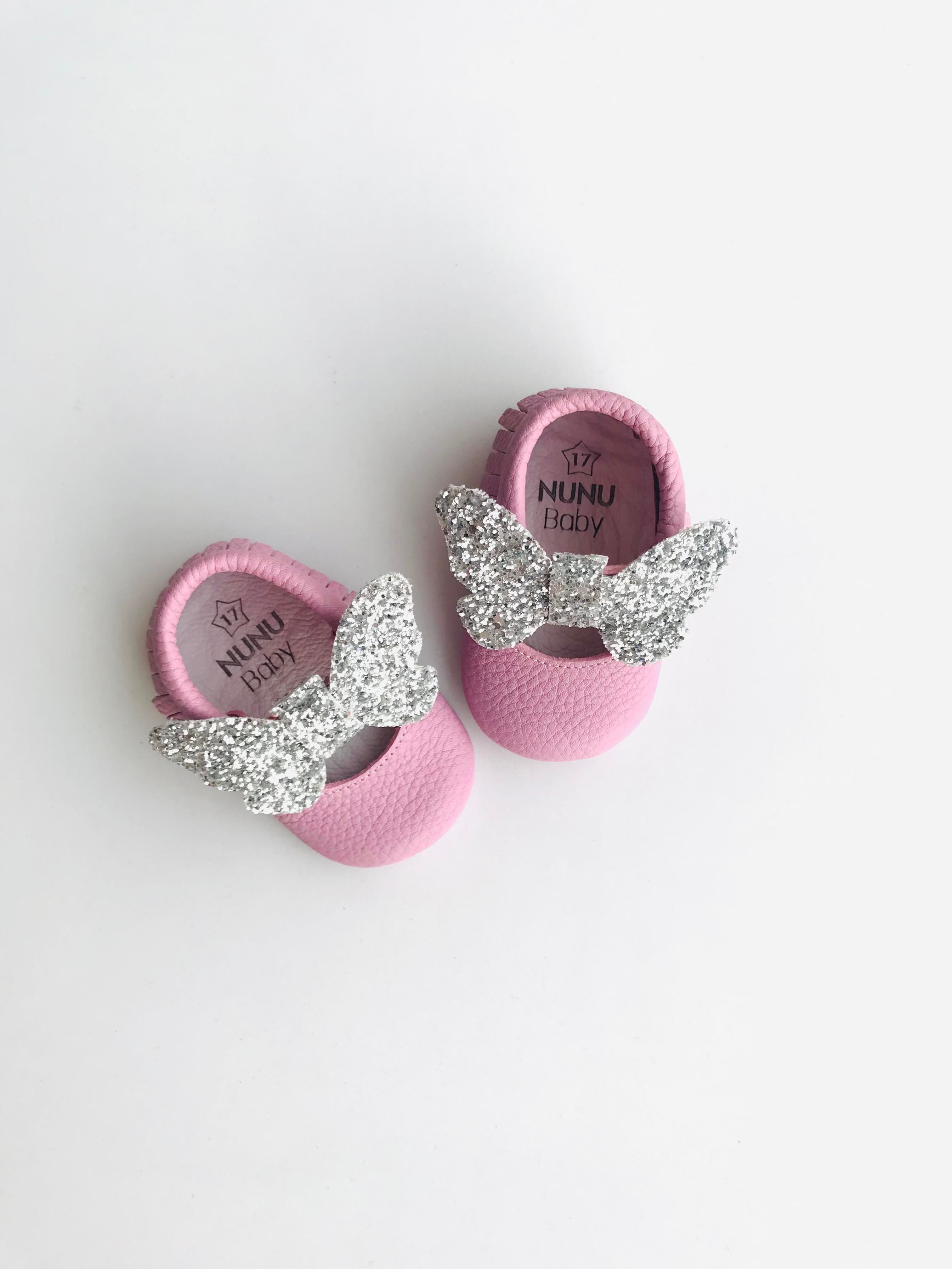 Kelebek Detaylı Parlak Kız Bebek Ayakkabı - Pembe