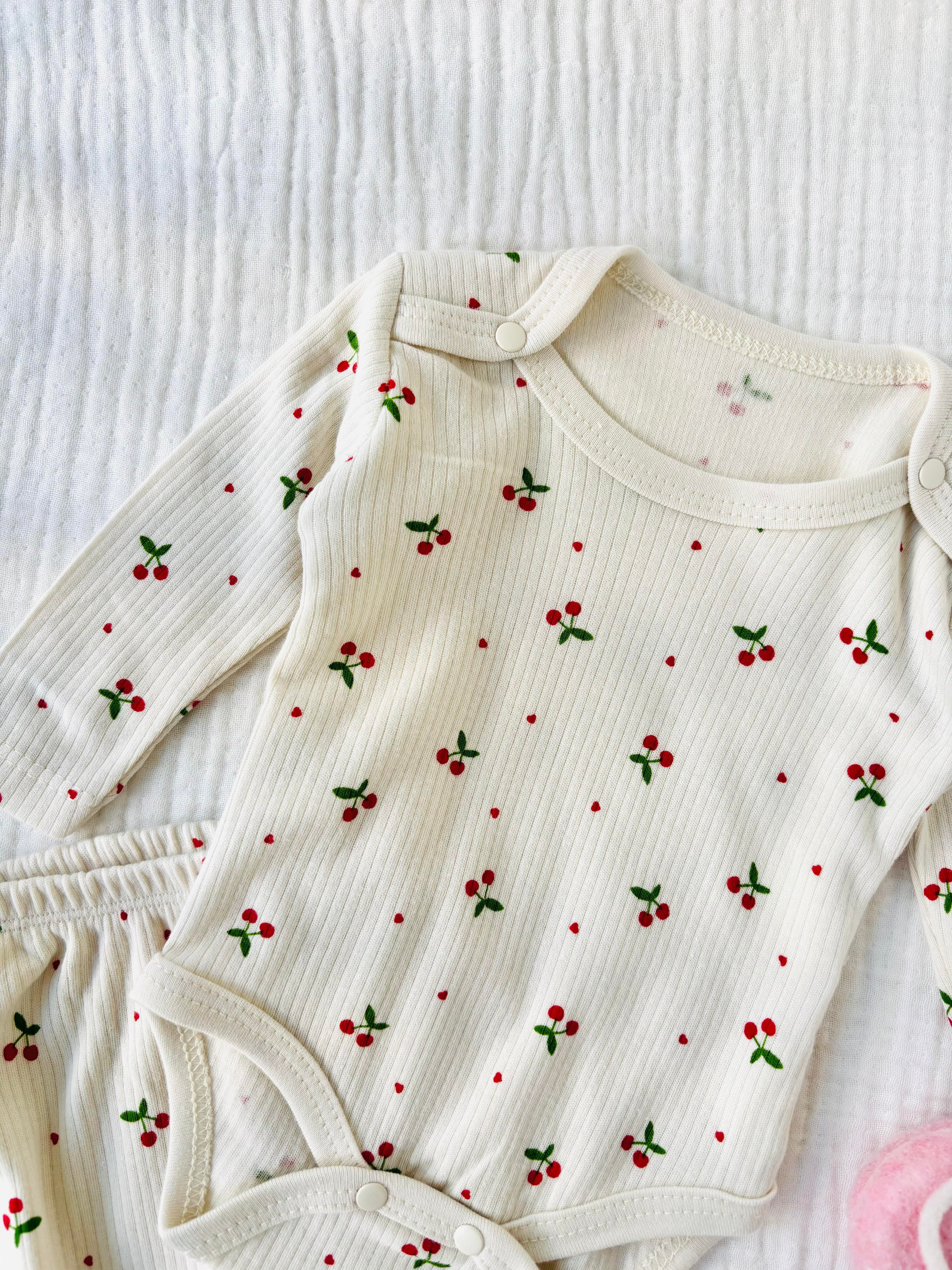 Kiraz Alt Üst Takım