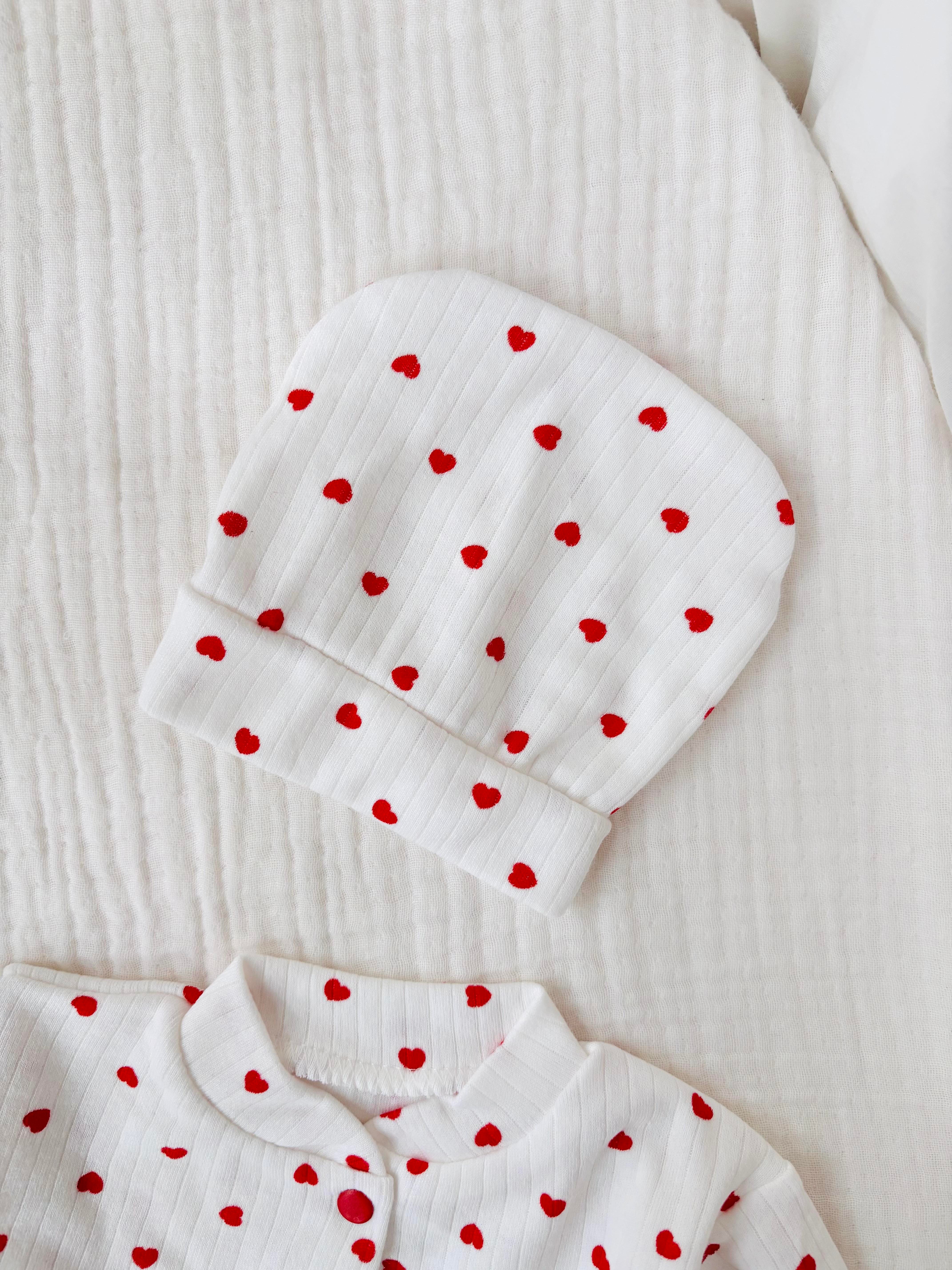 Kırmızı Kalpli 5 Parça Yenidoğan Seti