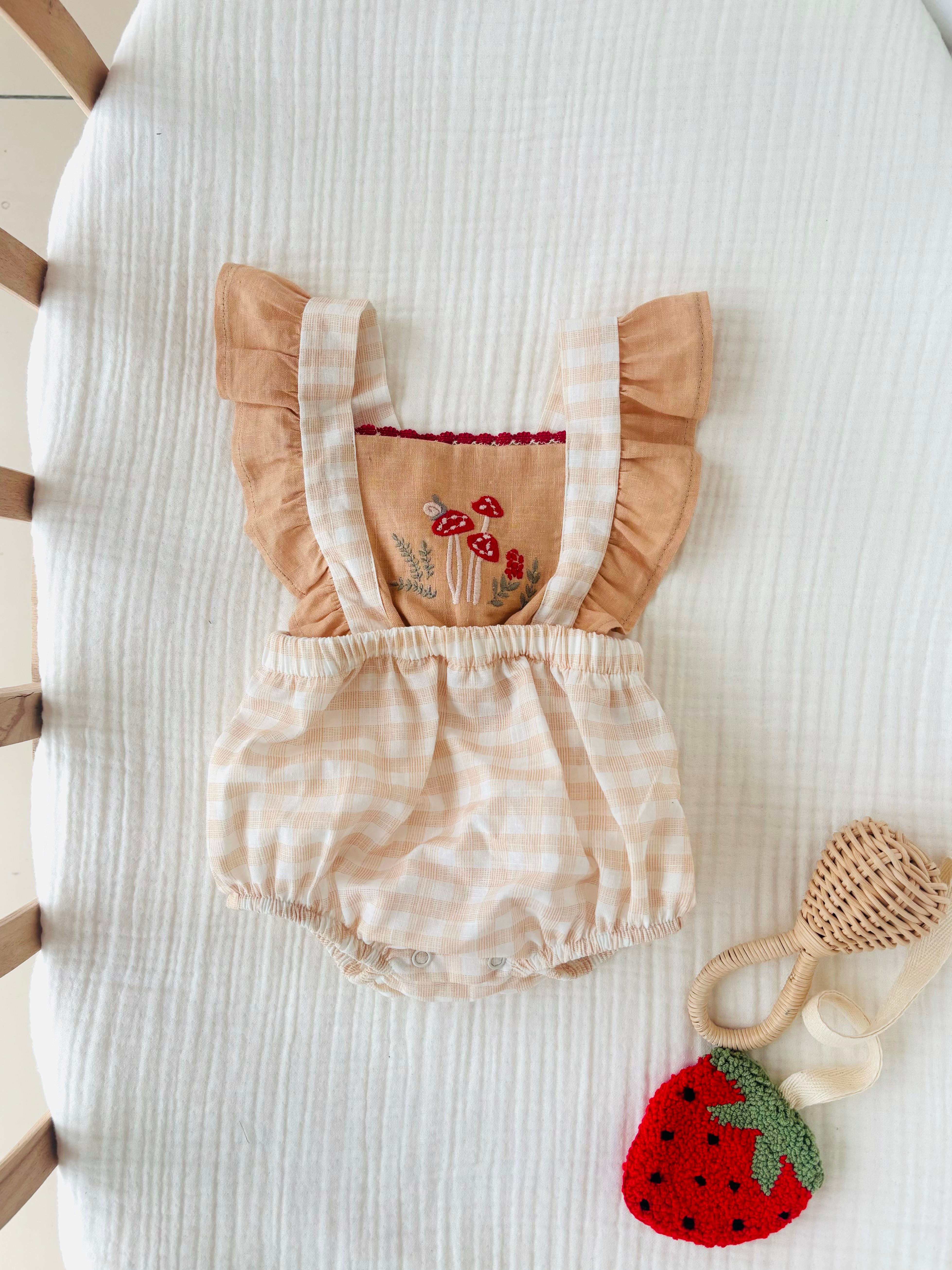 Mantar Nakışlı Romper - Yavruağzı