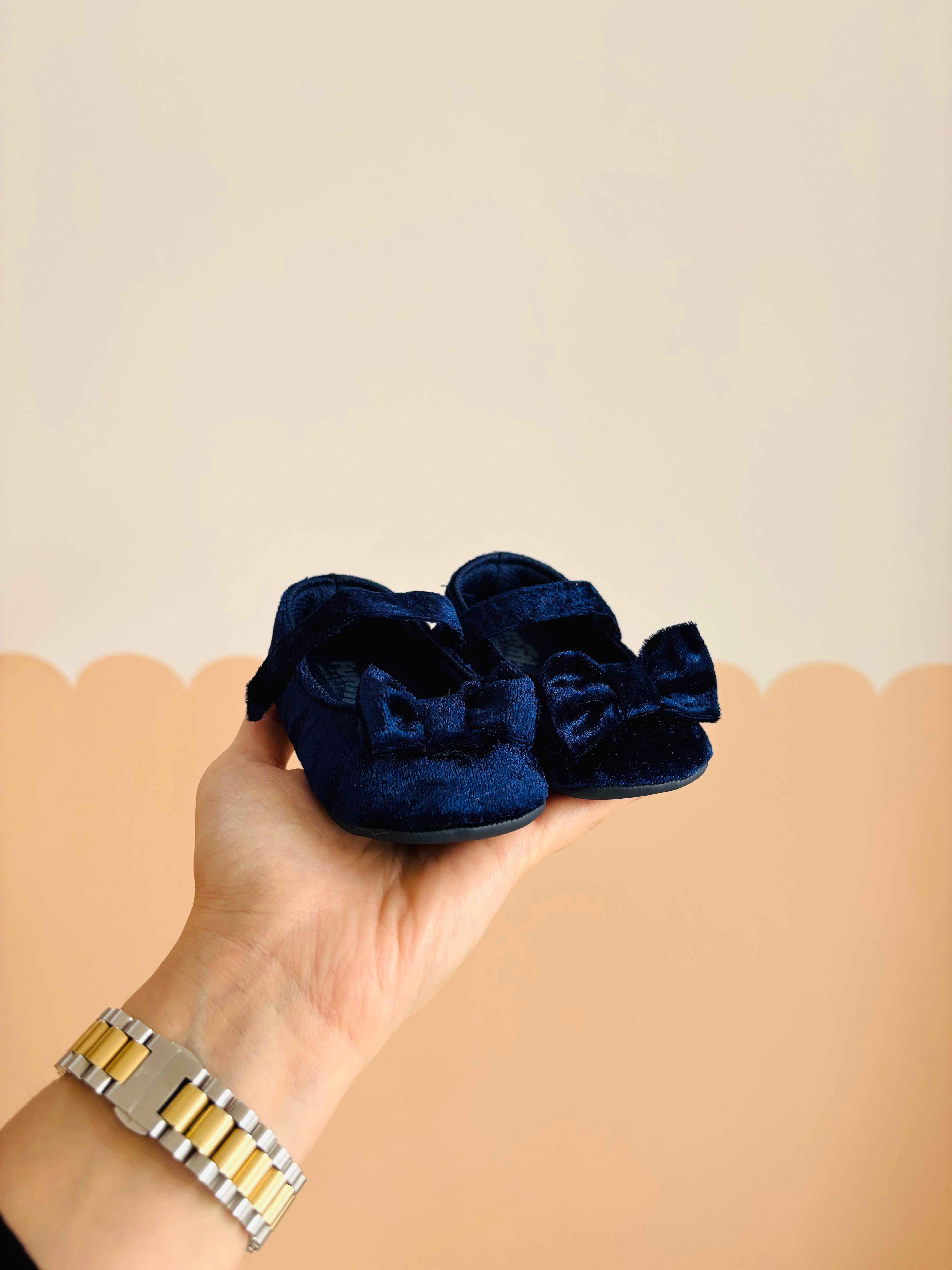 Önü Fiyonklu Kadife Ayakkabı - Lacivert