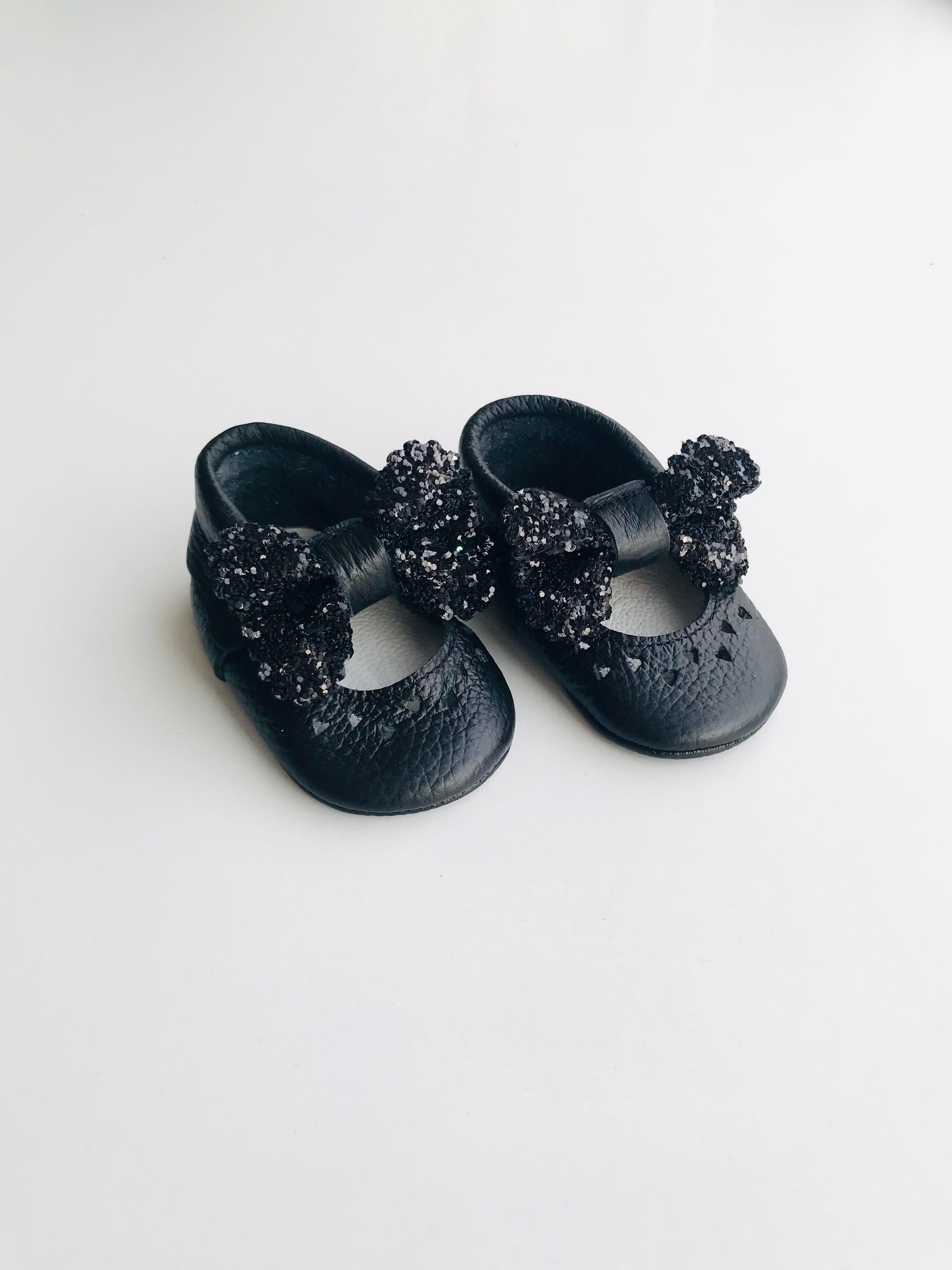 Parlak Fiyonklu Kız Bebek Ayakkabı