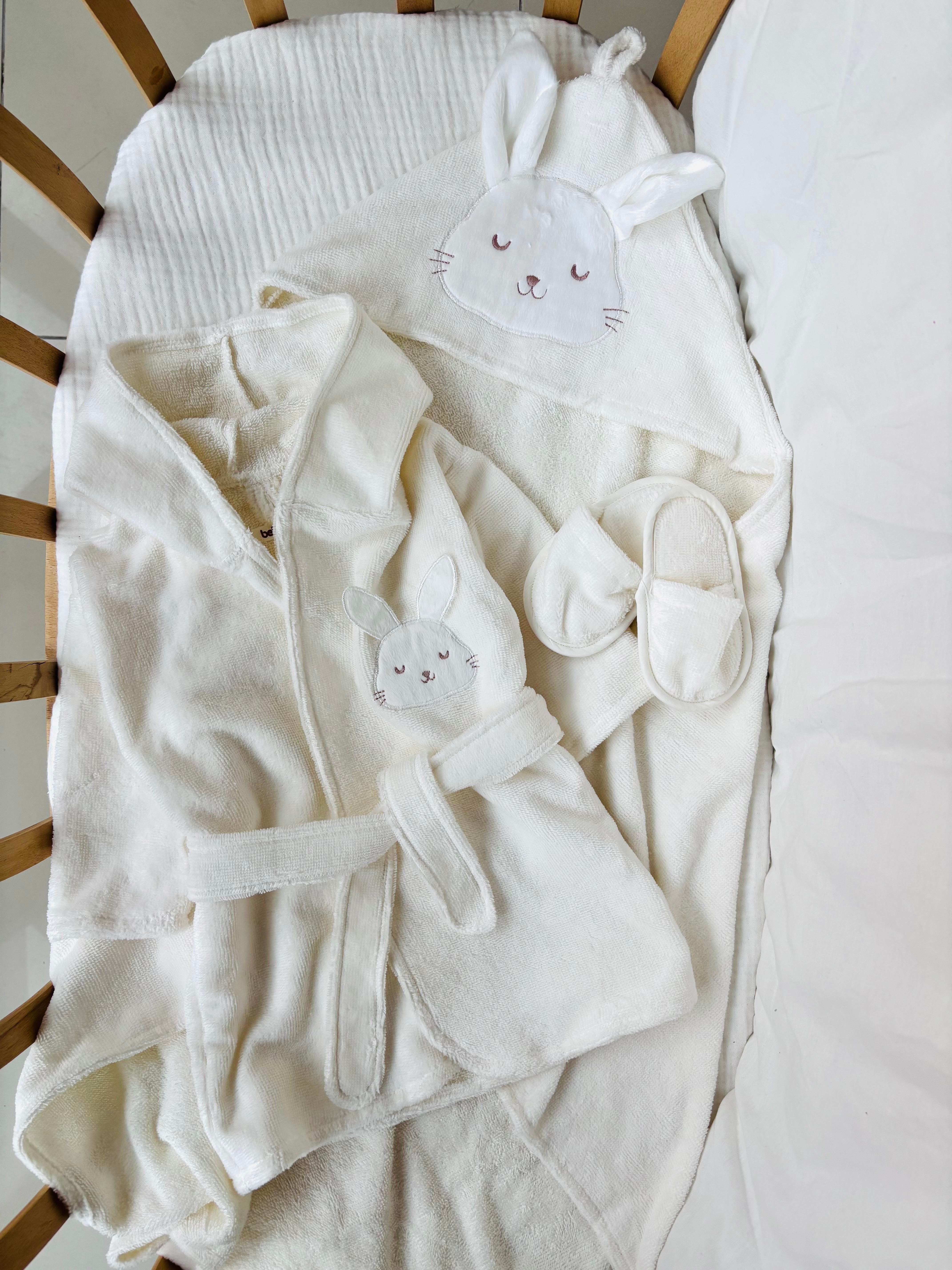 Rabbit Beyaz Bornoz Takım
