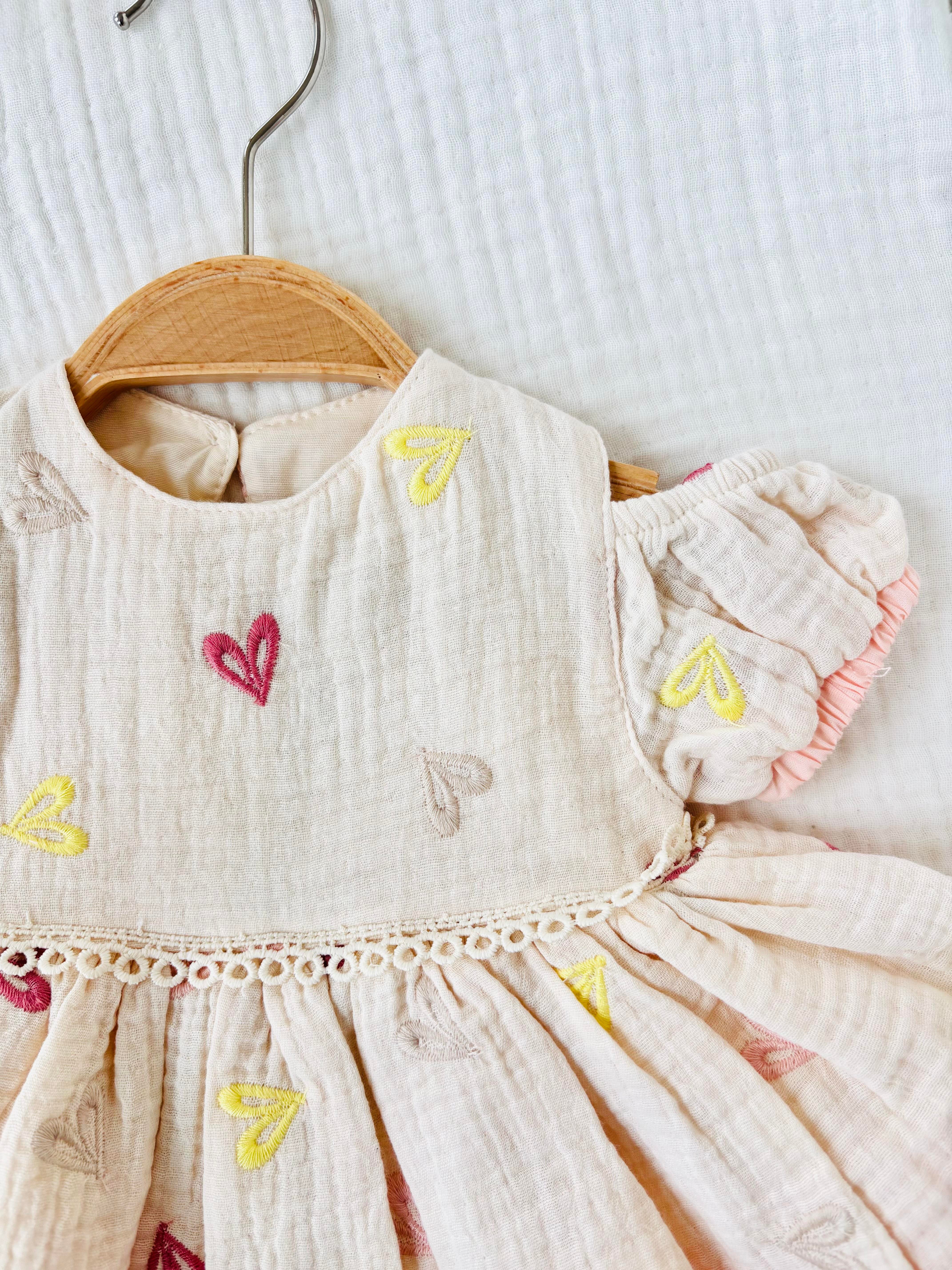 Sally Müslin Kalp İşlemeli Elbise